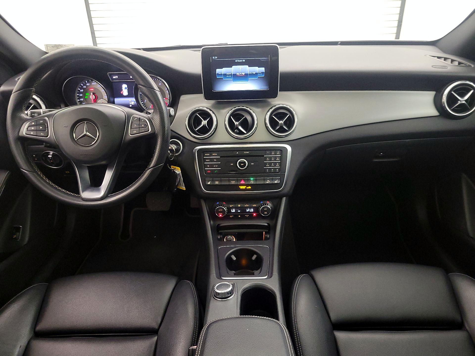 Thumbnail: 2017 Mercedes-Benz GLA - 9