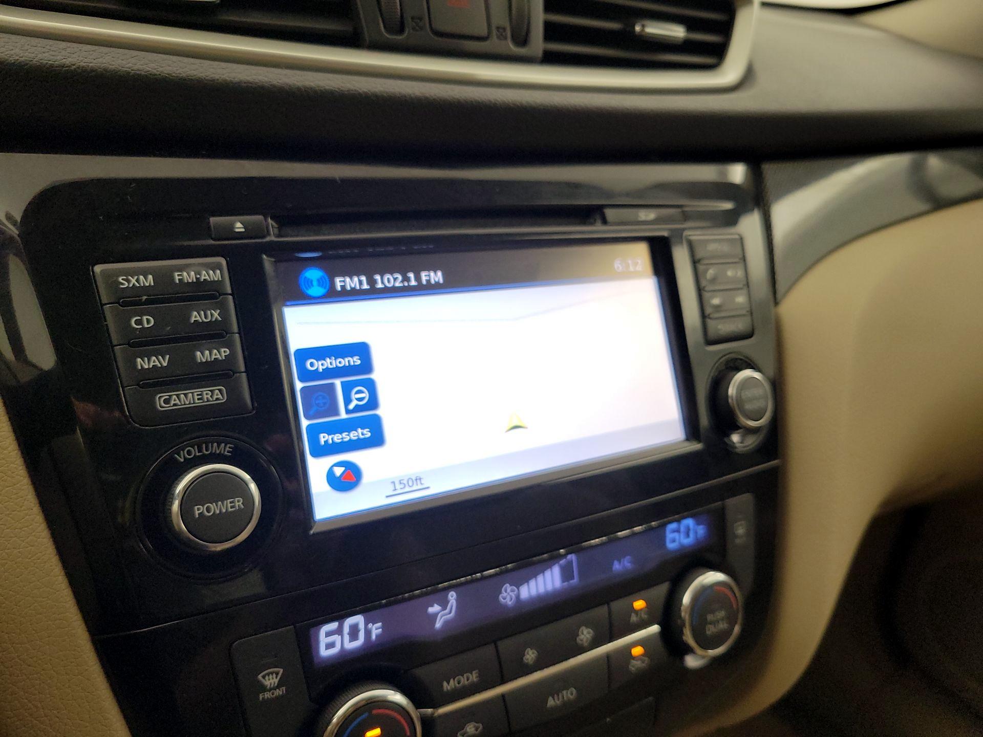 Thumbnail: 2015 Nissan Rogue - 14
