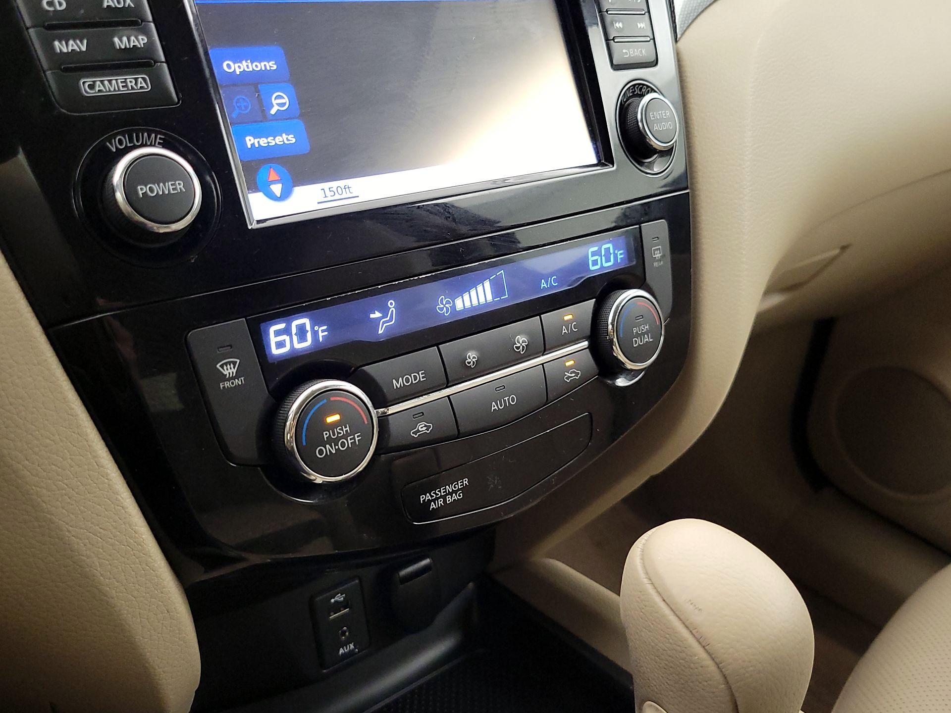 Thumbnail: 2015 Nissan Rogue - 17