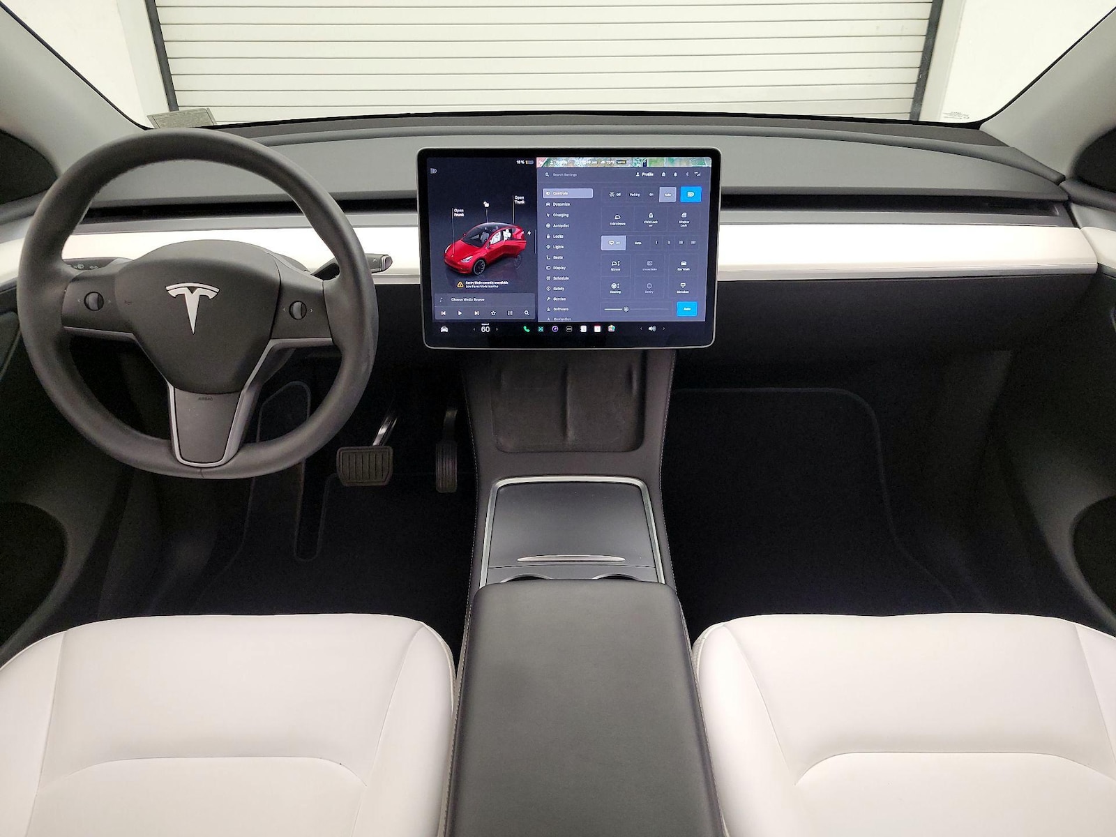 2023 Tesla Model Y Long Range - Photo 10