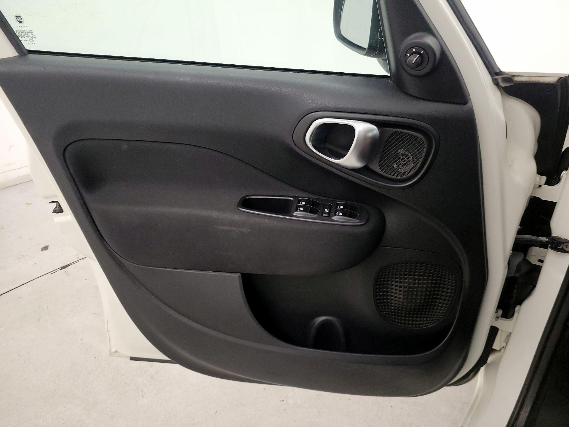Thumbnail: 2015 Fiat 500L - 12