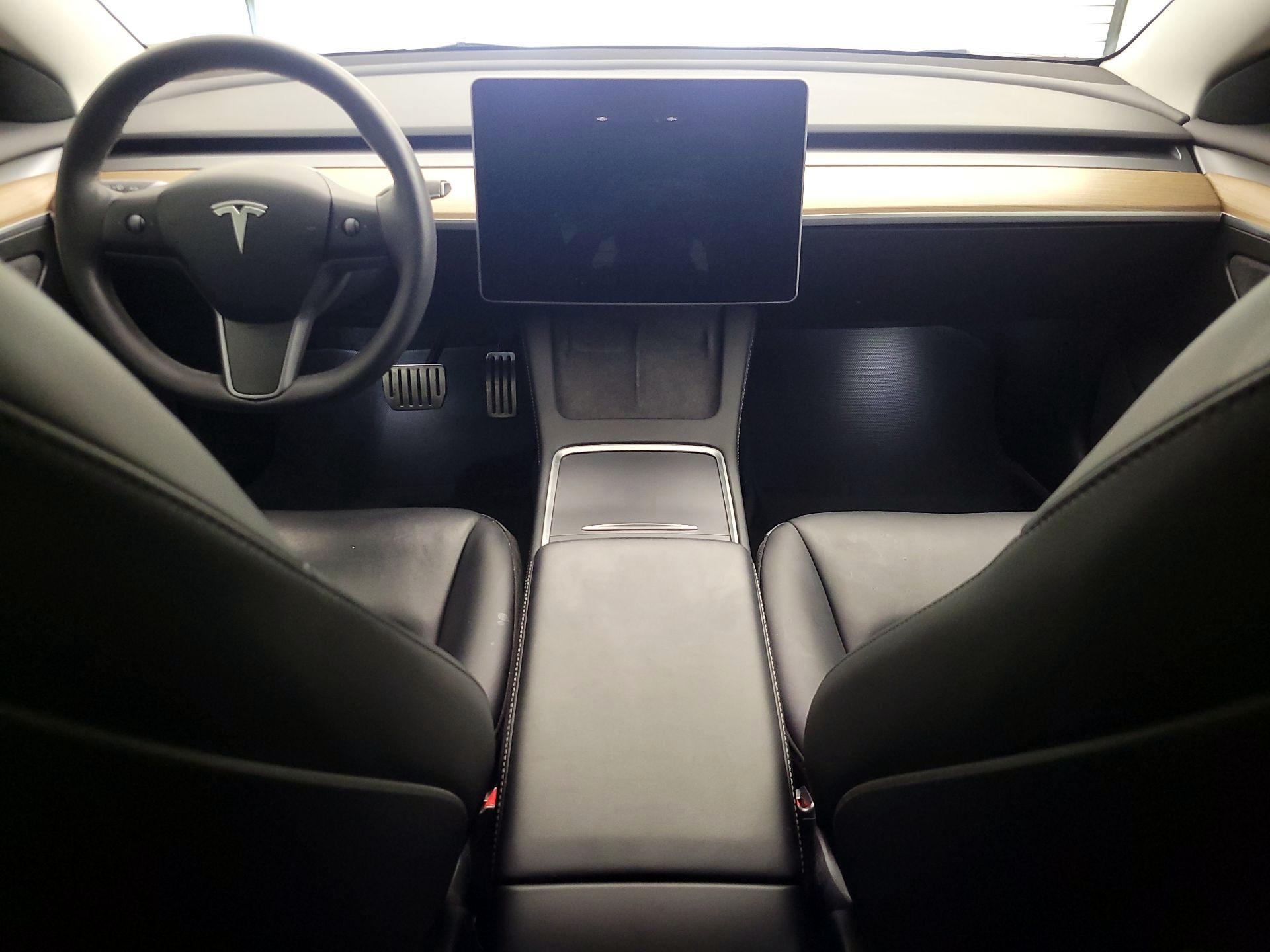 Thumbnail: 2023 Tesla Model 3 - 9