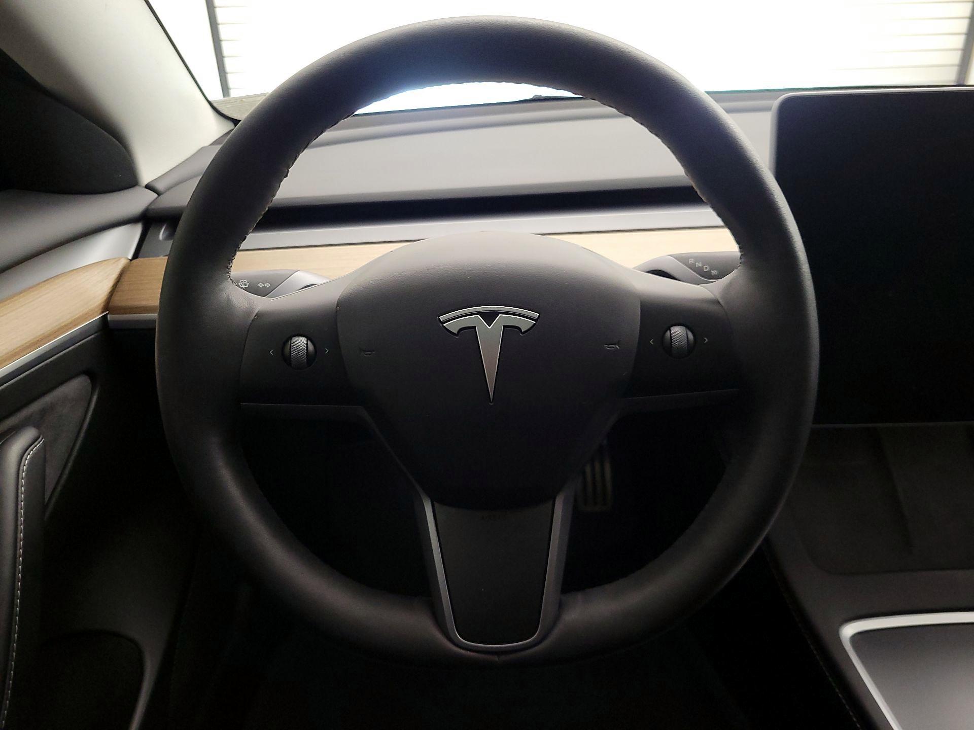 Thumbnail: 2023 Tesla Model 3 - 10