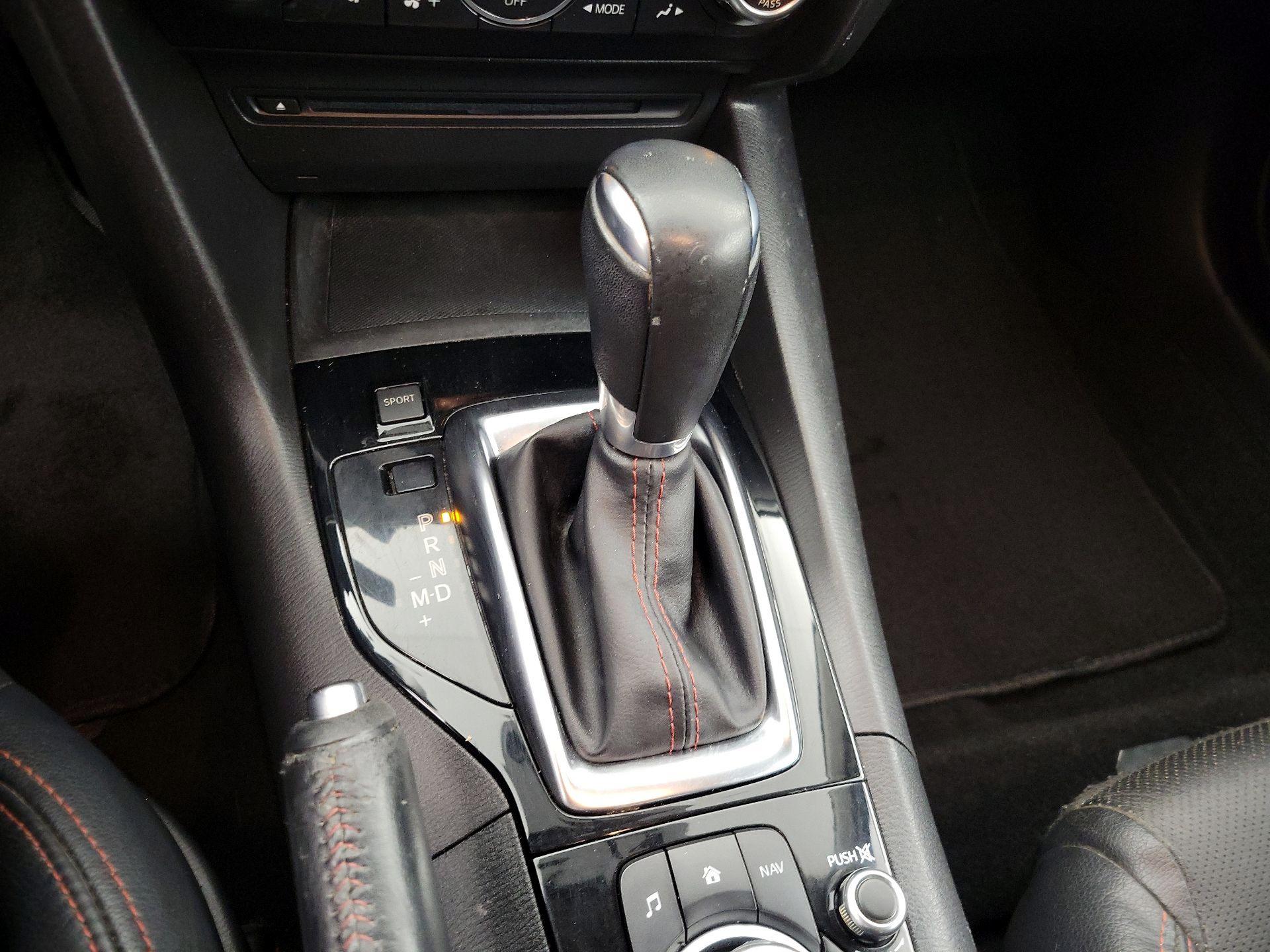 Thumbnail: 2016 Mazda Mazda3 - 17
