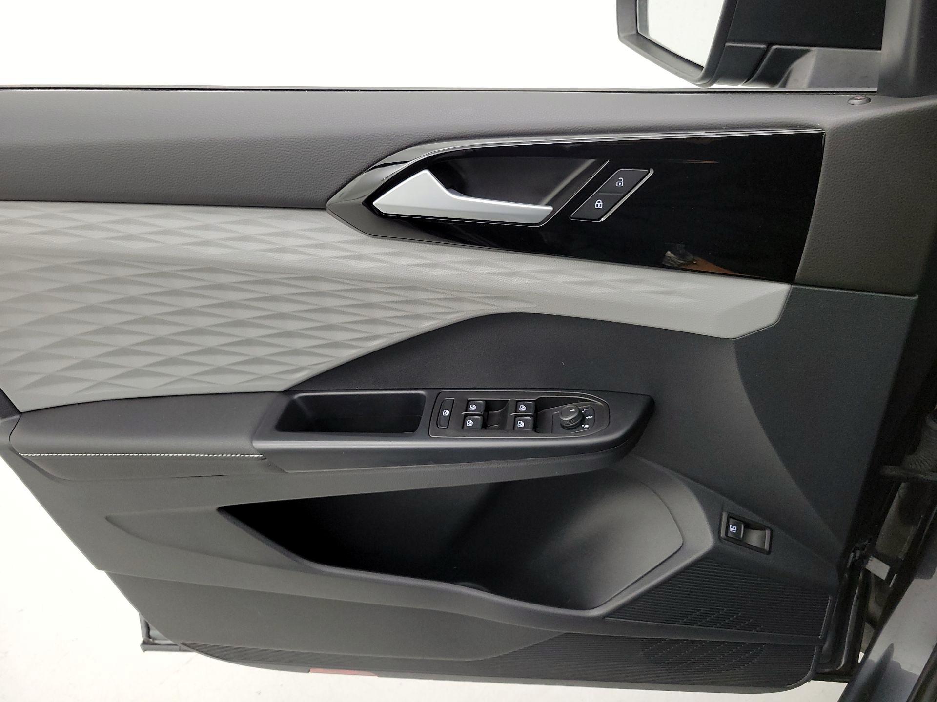 Thumbnail: 2024 Volkswagen Taos - 12