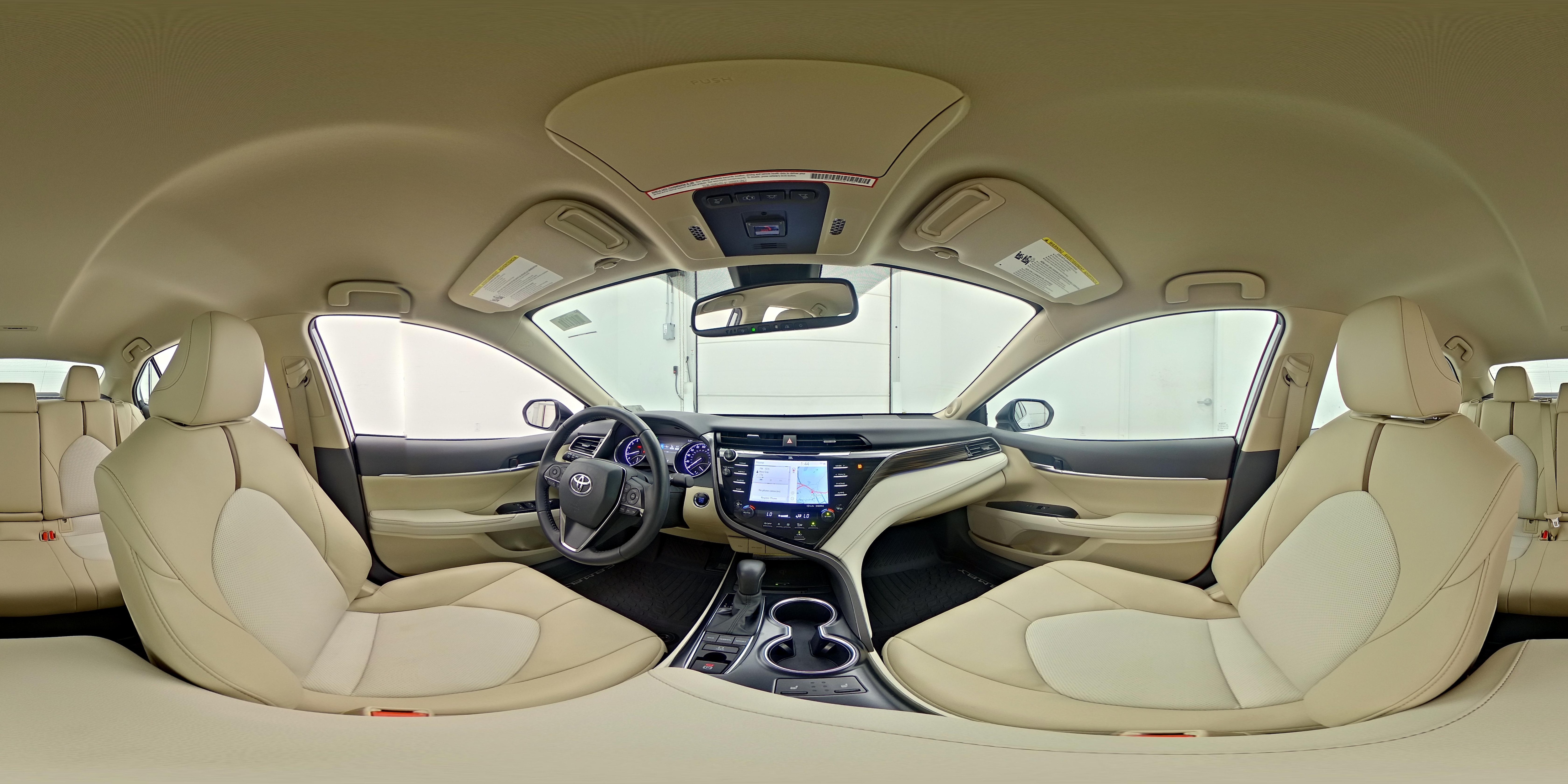 2020 Toyota Camry XLE - Photo 24