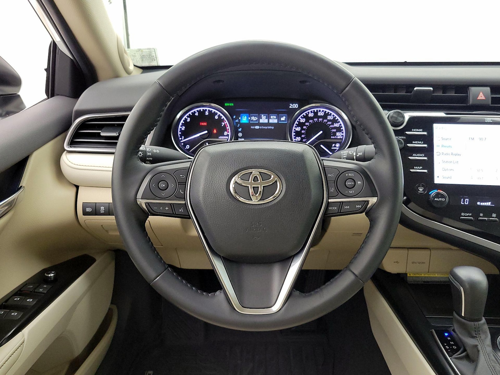 2020 Toyota Camry XLE - Photo 11