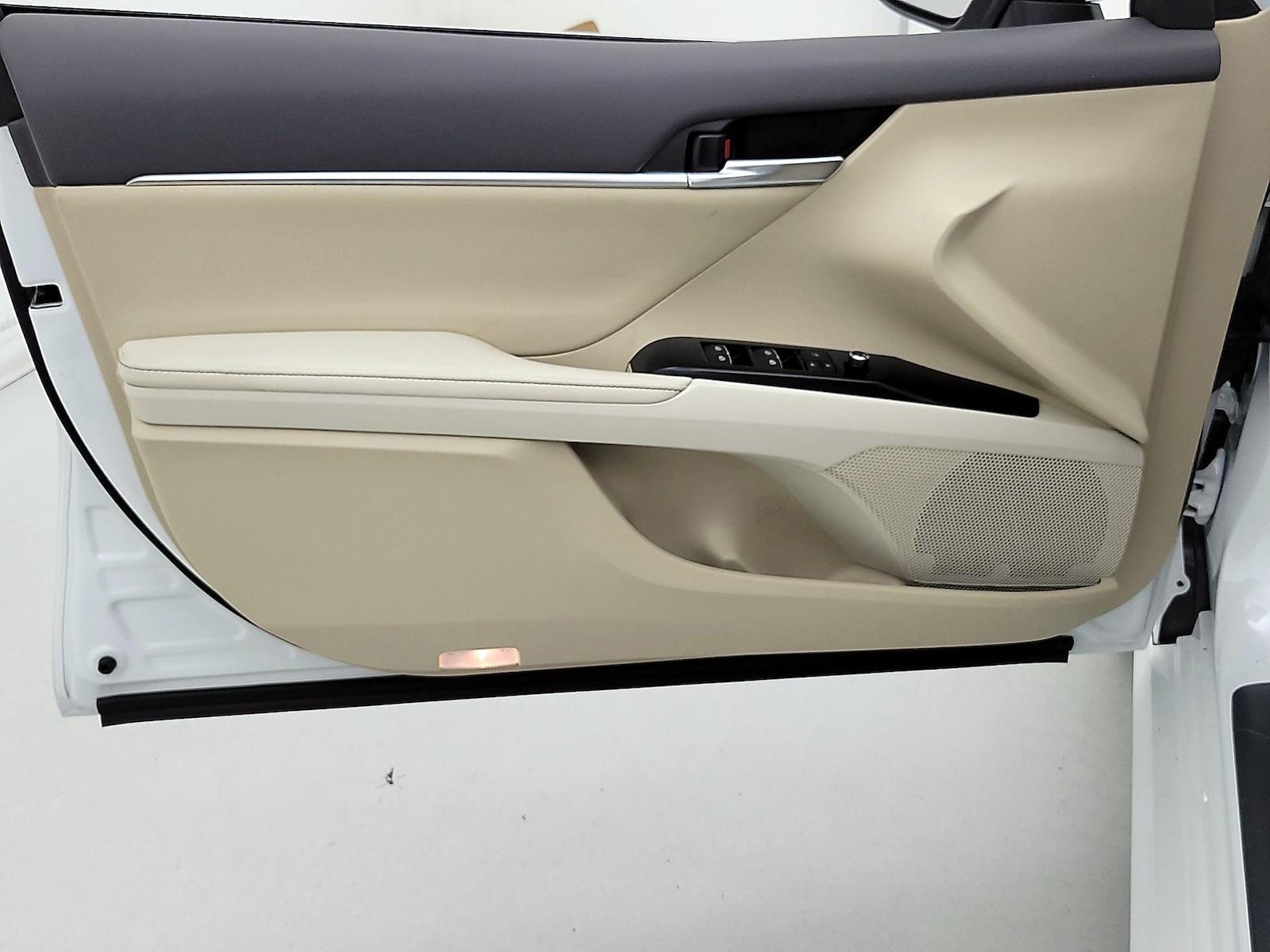 2020 Toyota Camry XLE - Photo 13