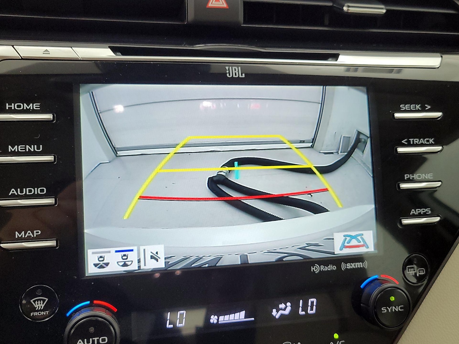2020 Toyota Camry XLE - Photo 15