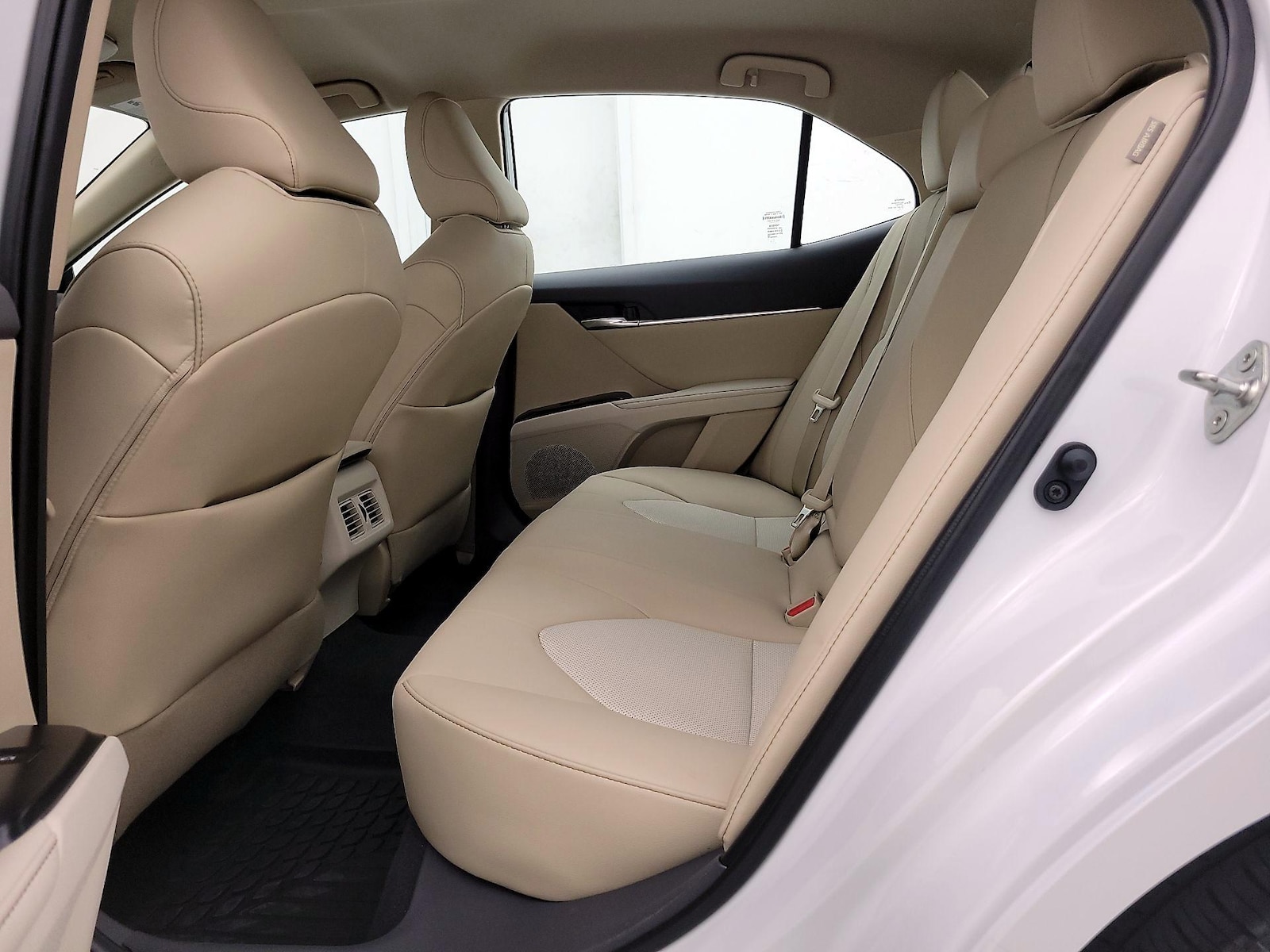 2020 Toyota Camry XLE - Photo 20