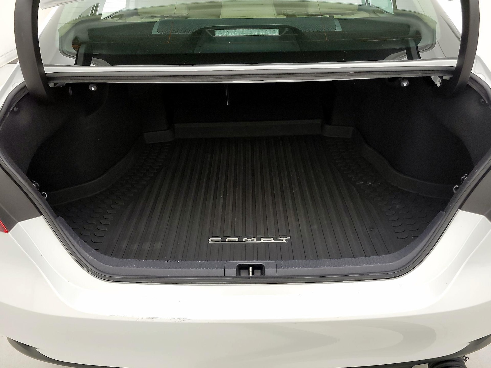 2020 Toyota Camry XLE - Photo 21