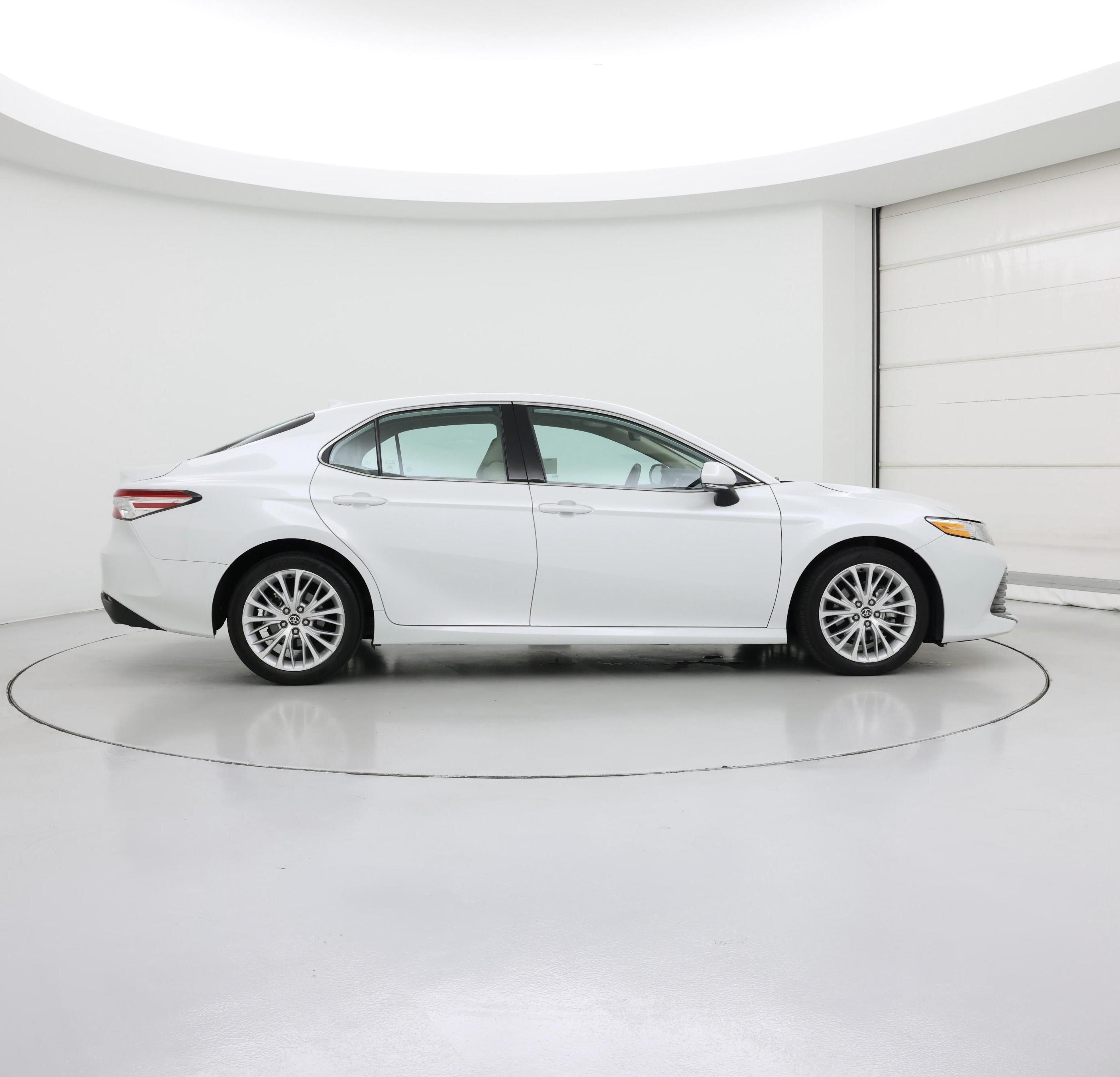 Thumbnail: 2020 Toyota Camry - 7
