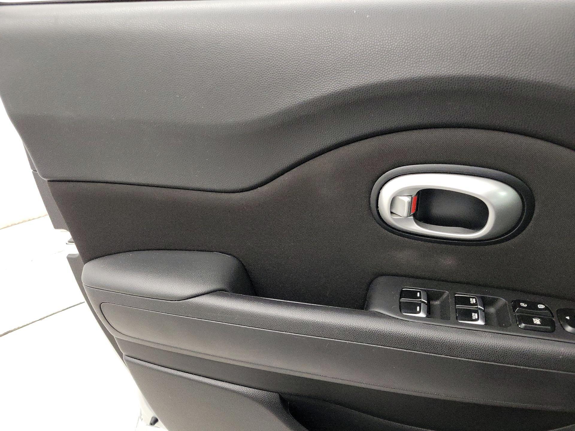 Thumbnail: 2019 Kia Soul - 12