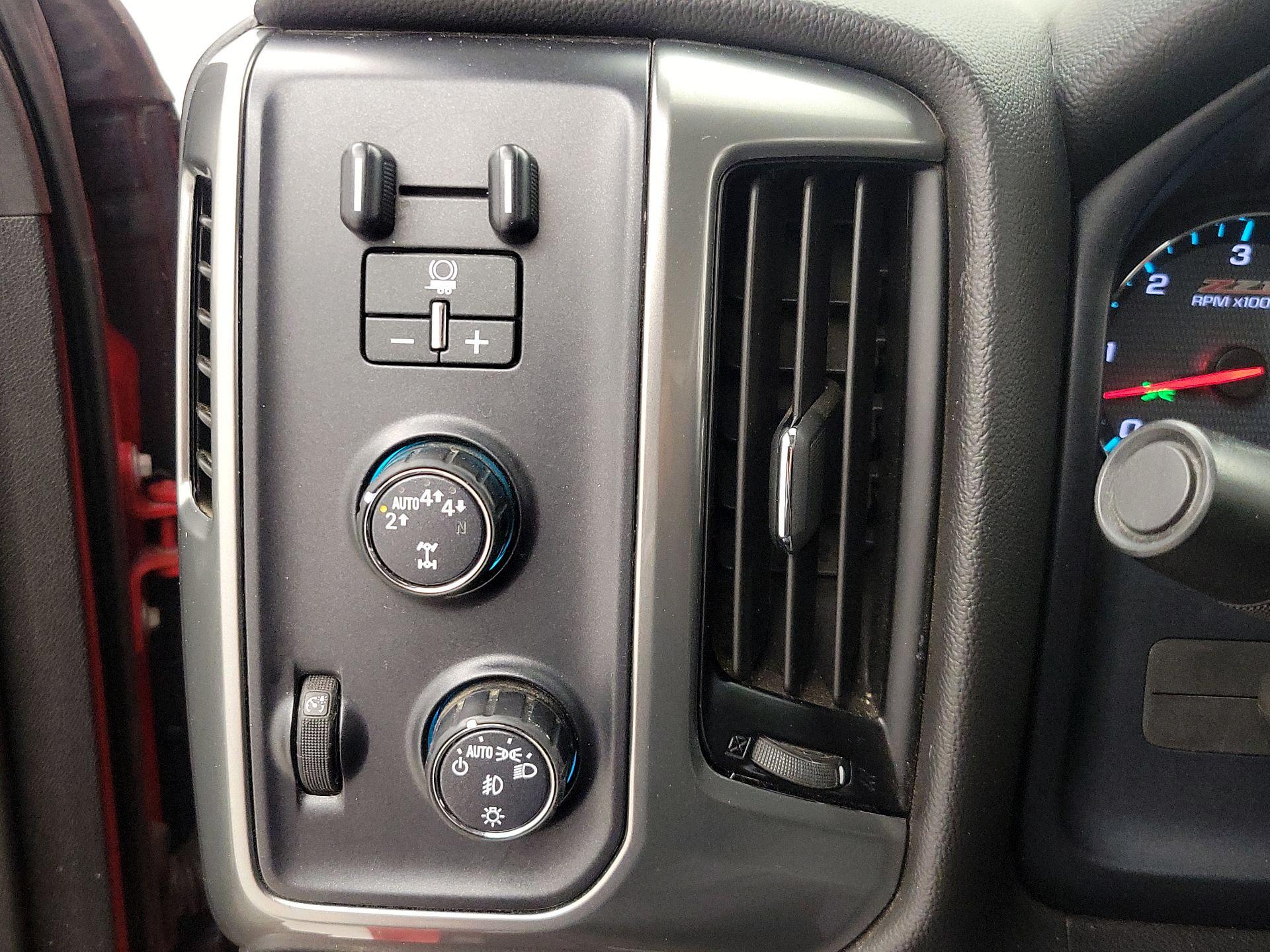 Thumbnail: 2019 Chevrolet Silverado 1500 - 13