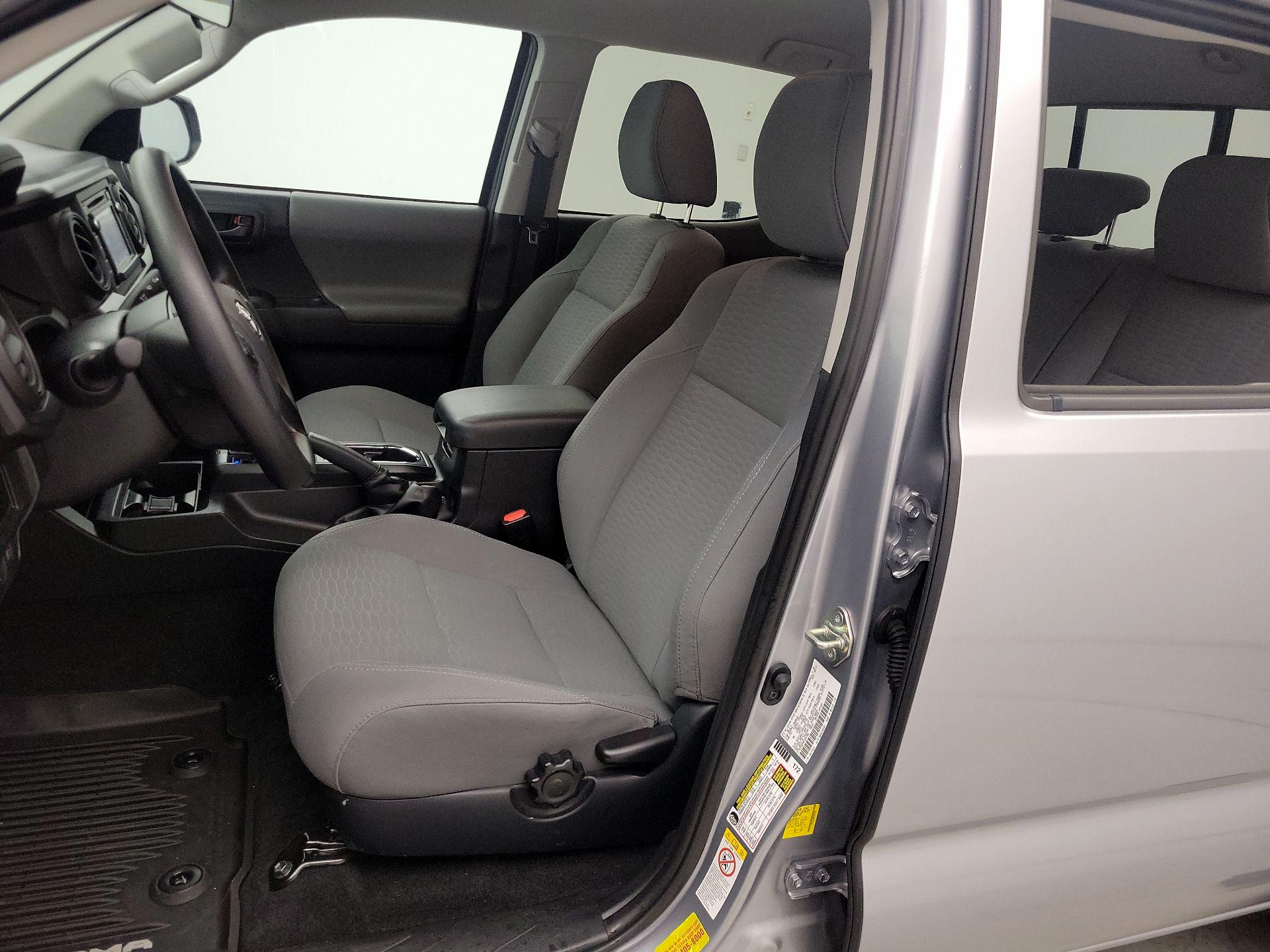 Thumbnail: 2019 Toyota Tacoma - 11
