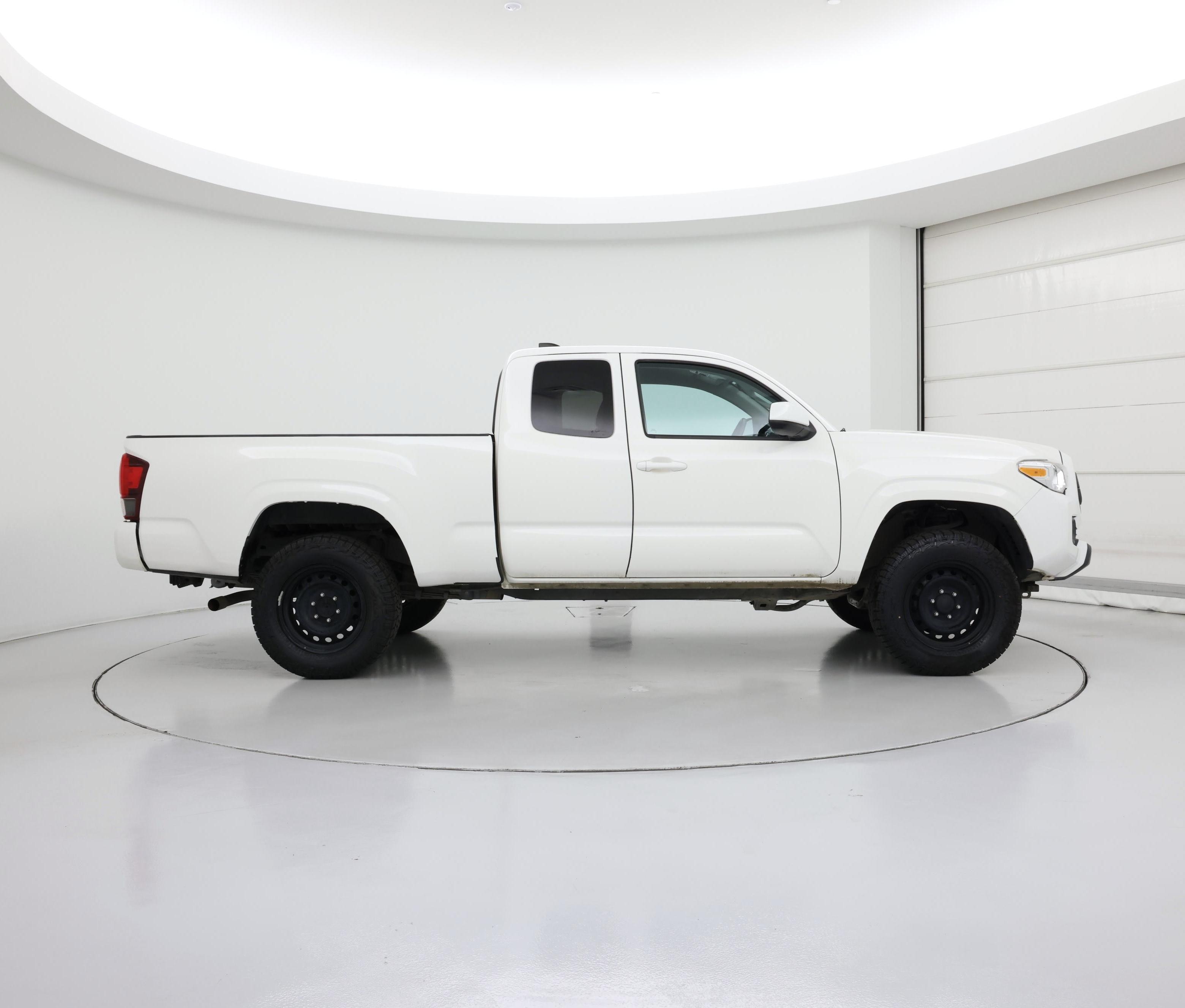 Thumbnail: 2020 Toyota Tacoma - 7