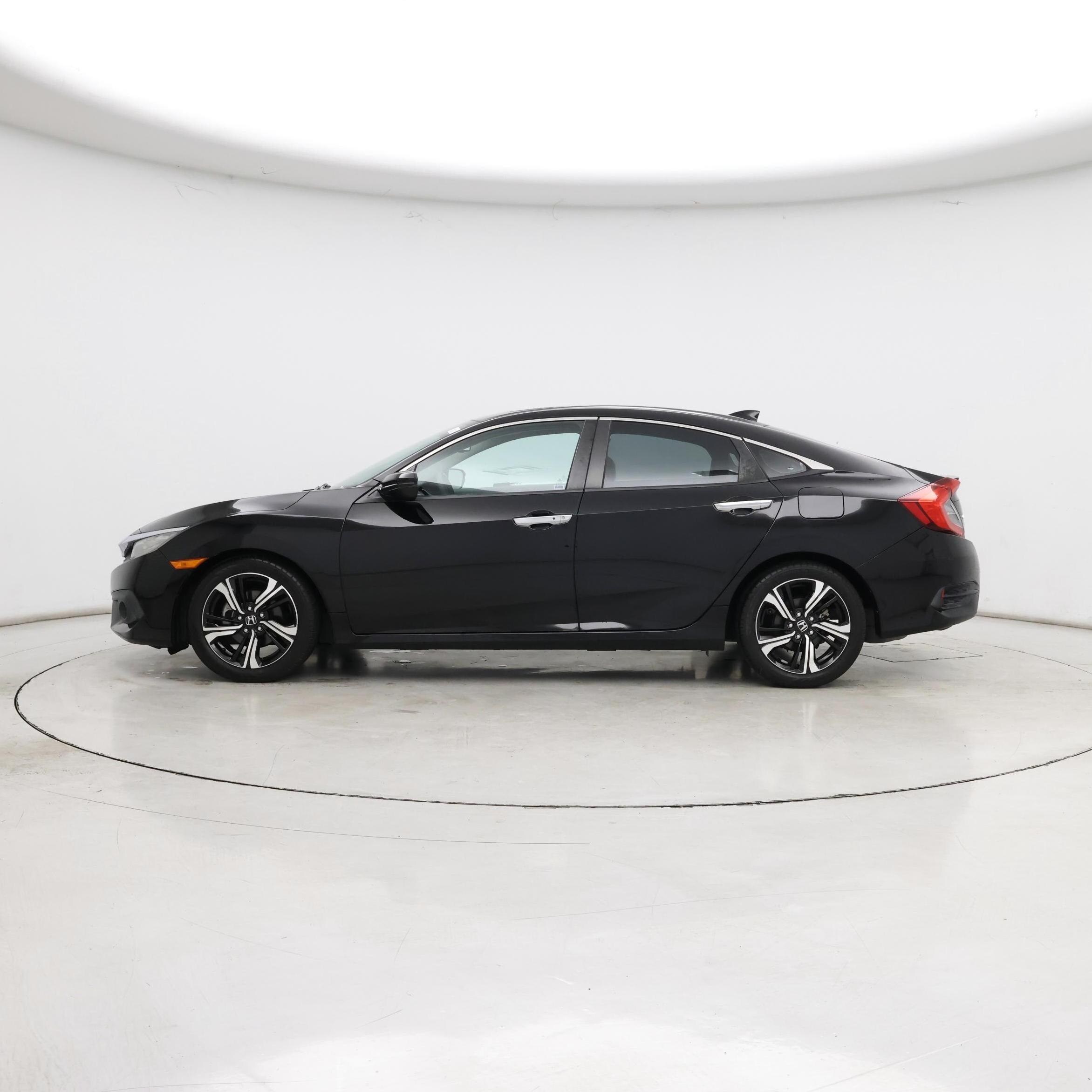 Thumbnail: 2016 Honda Civic - 3