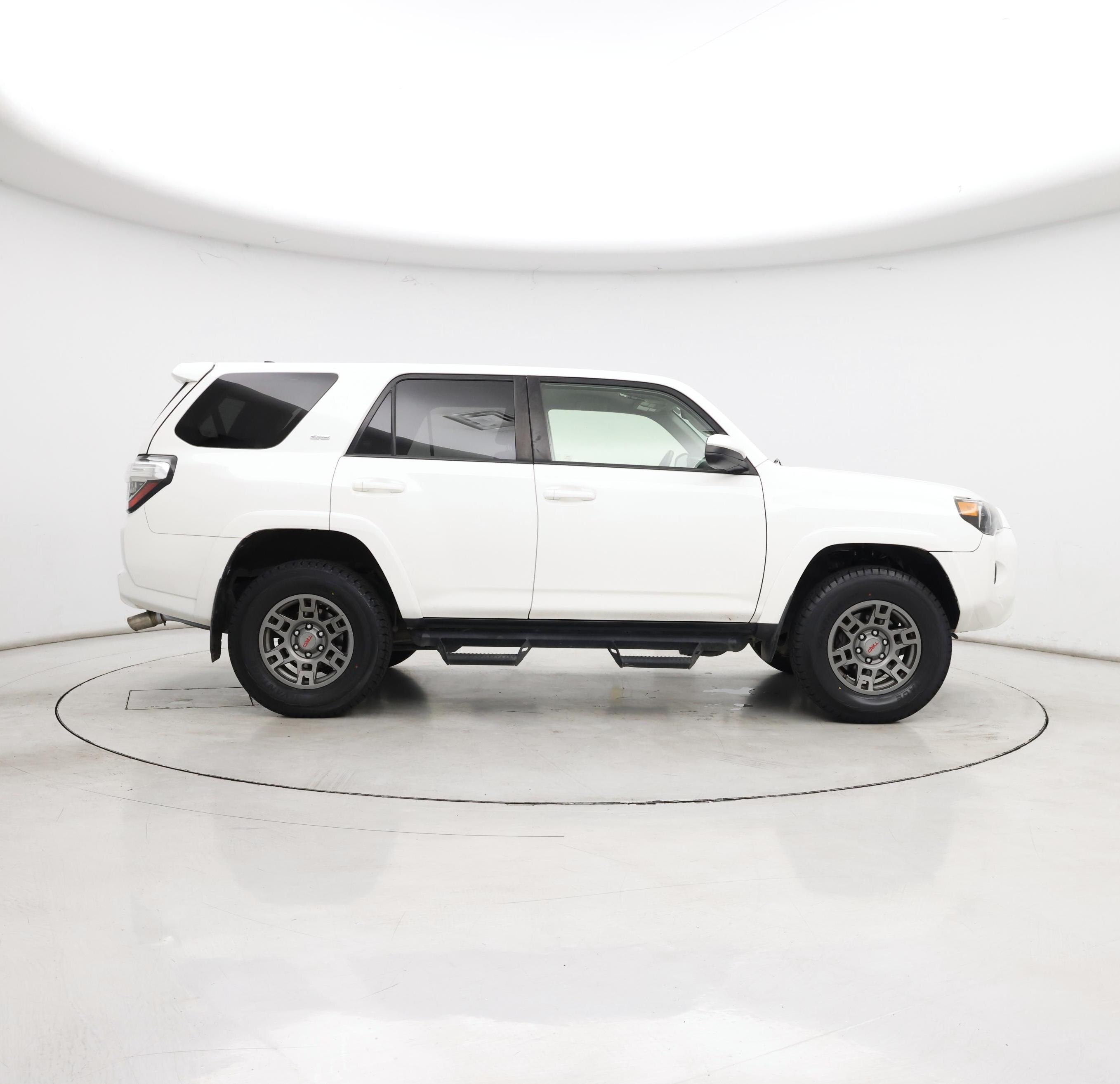 Thumbnail: 2019 Toyota 4Runner - 7