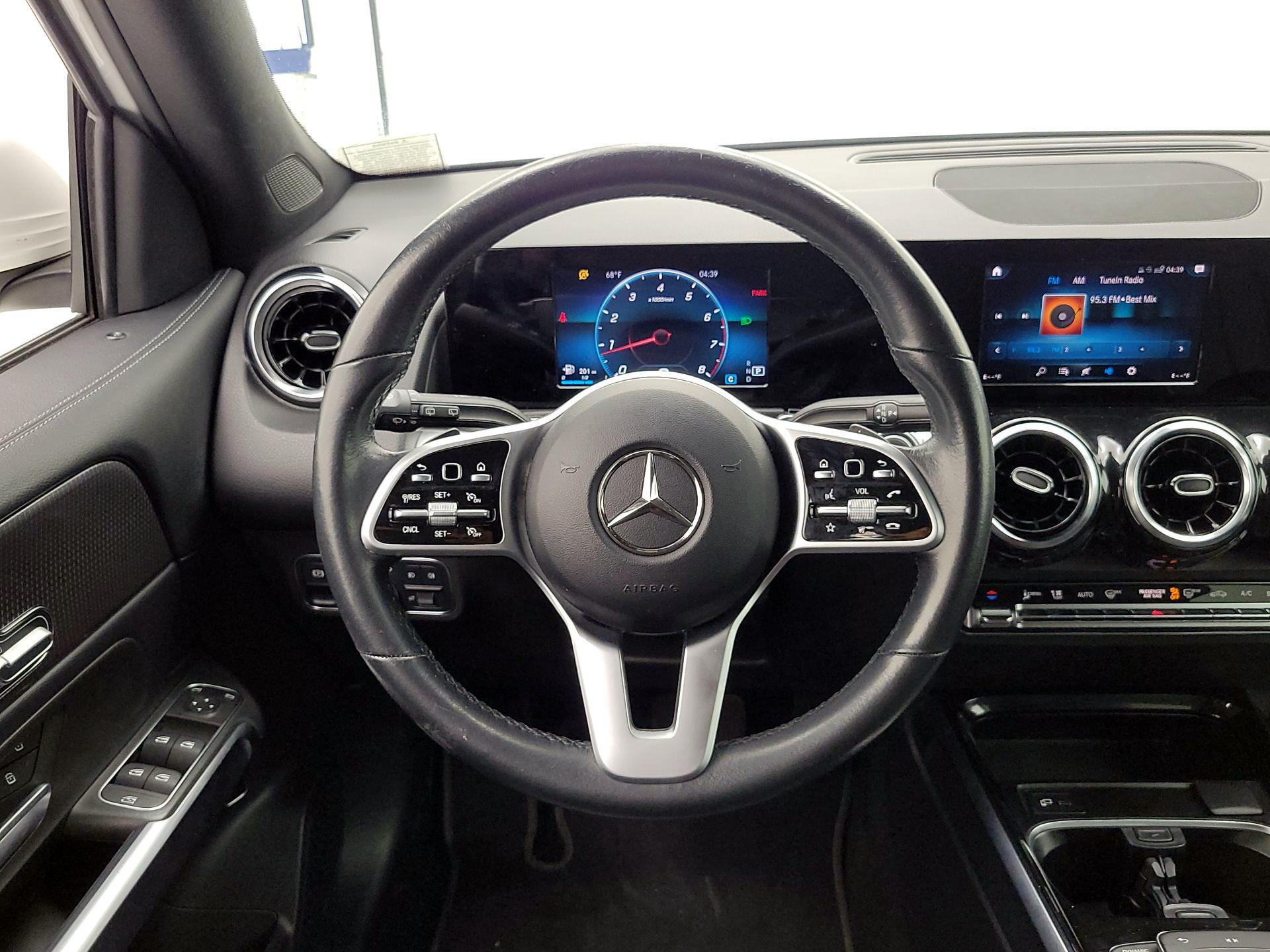 Thumbnail: 2021 Mercedes-Benz GLB - 10