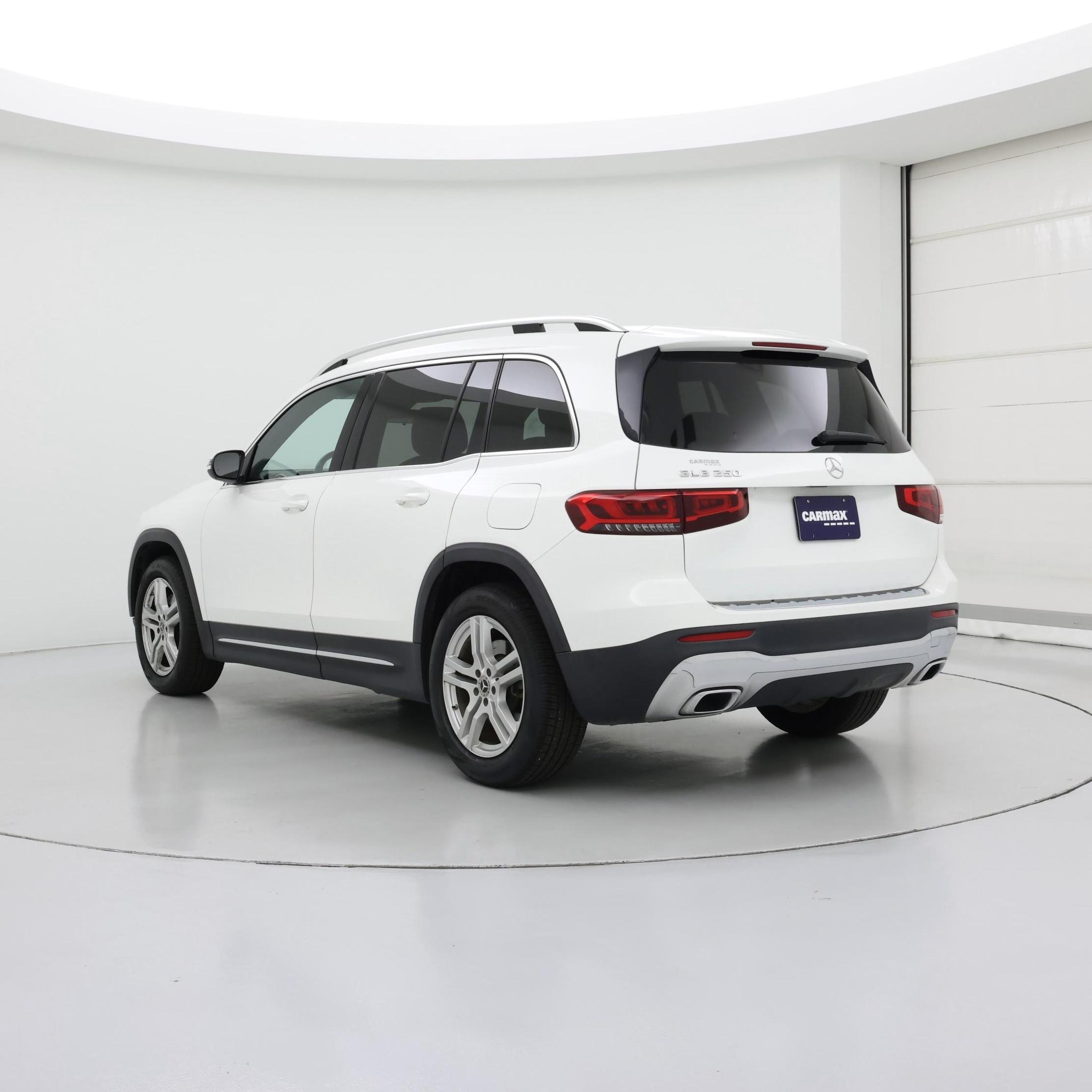 Thumbnail: 2021 Mercedes-Benz GLB - 2