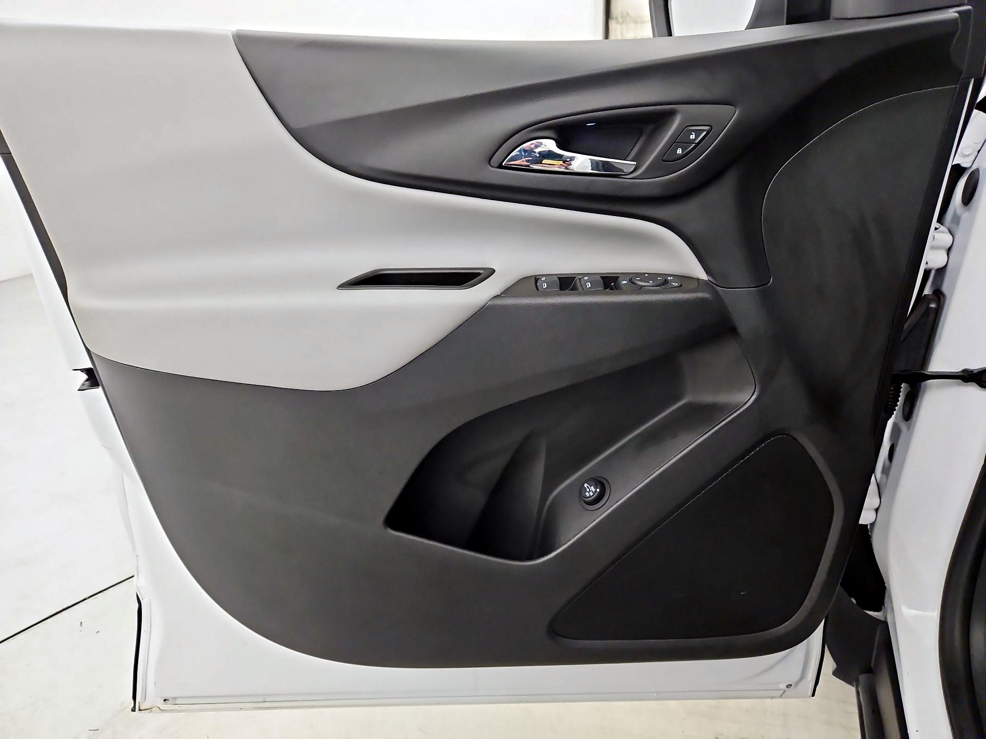 Thumbnail: 2023 Chevrolet Equinox - 12