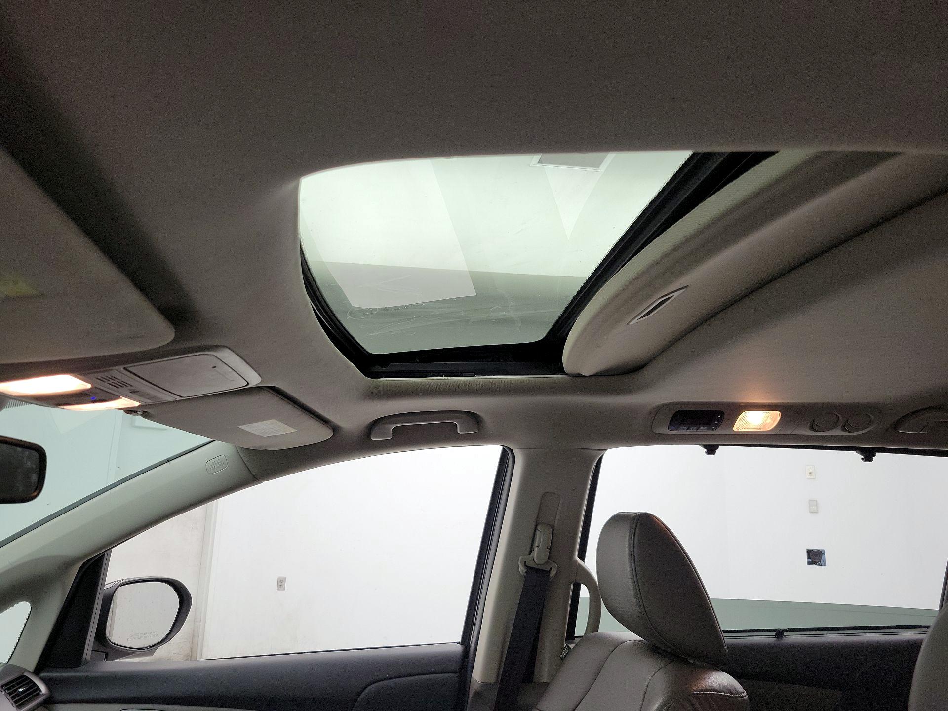 Thumbnail: 2015 Honda Odyssey - 19
