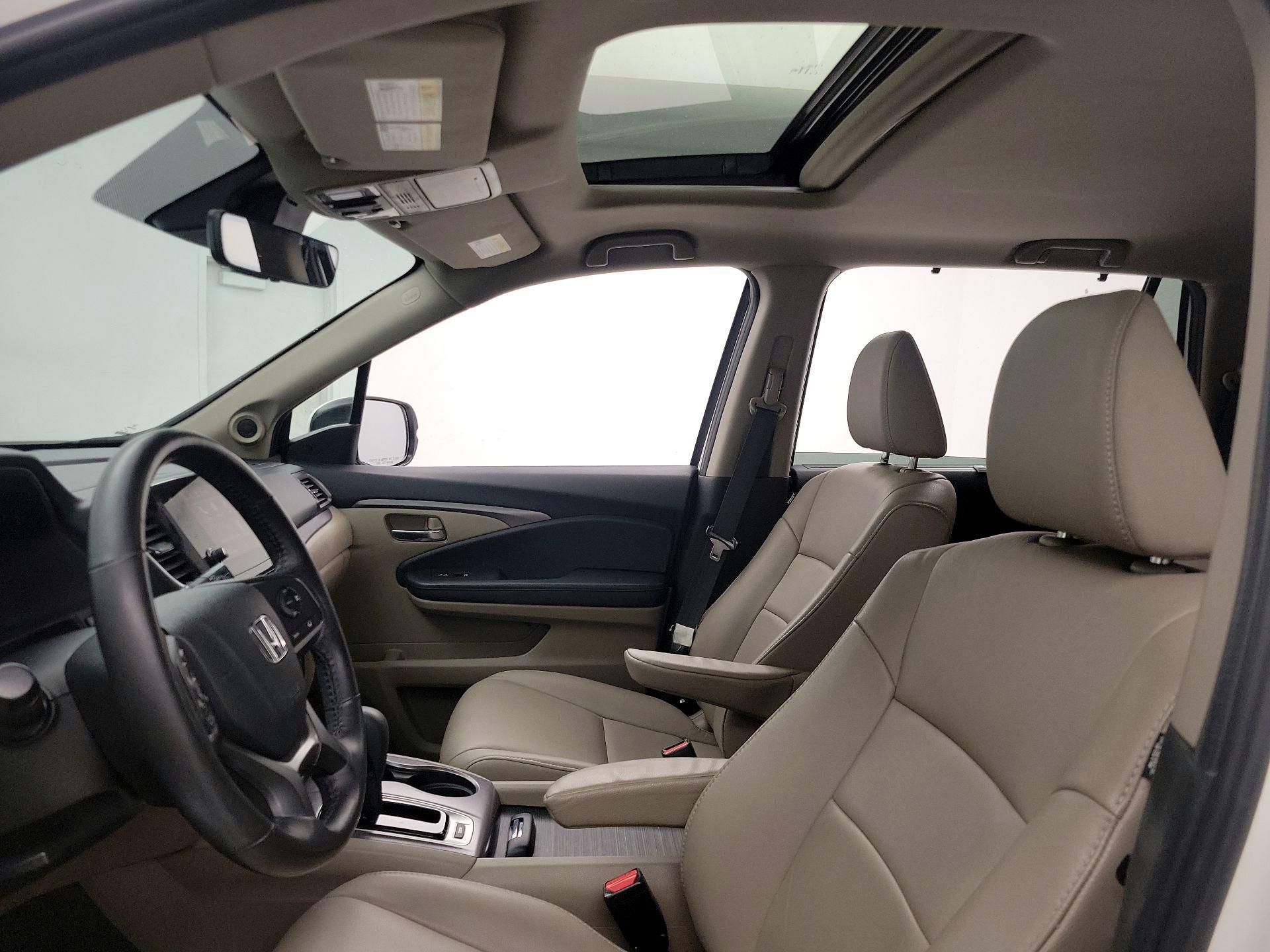 Thumbnail: 2019 Honda Pilot - 19