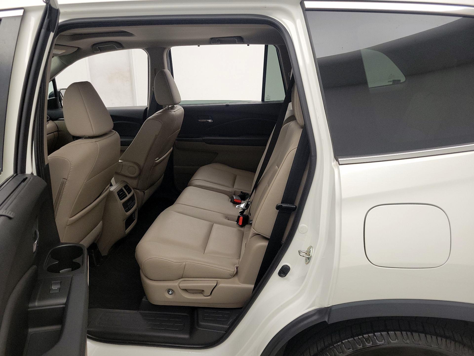 Thumbnail: 2019 Honda Pilot - 20