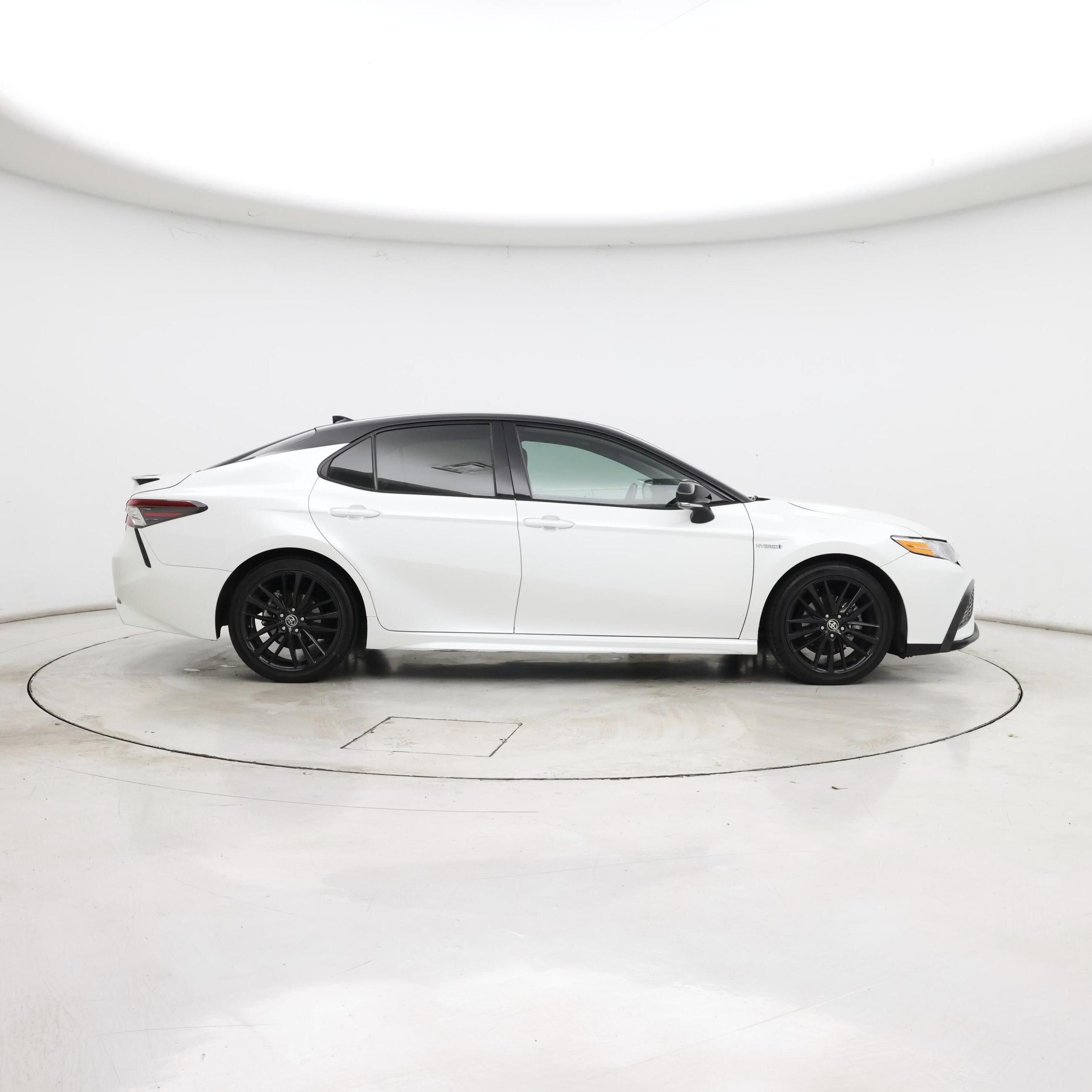 Thumbnail: 2021 Toyota Camry - 7
