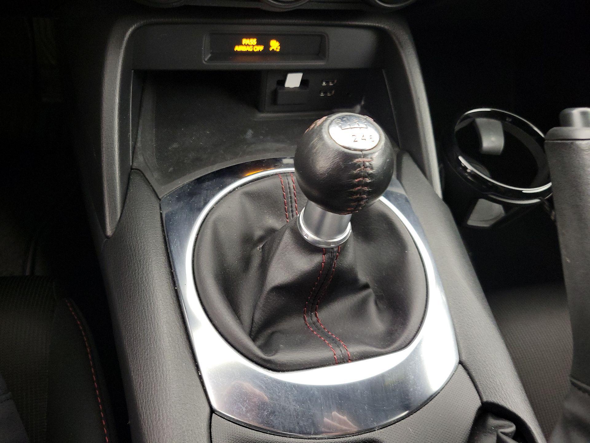 Thumbnail: 2016 Mazda MX-5 Miata - 16