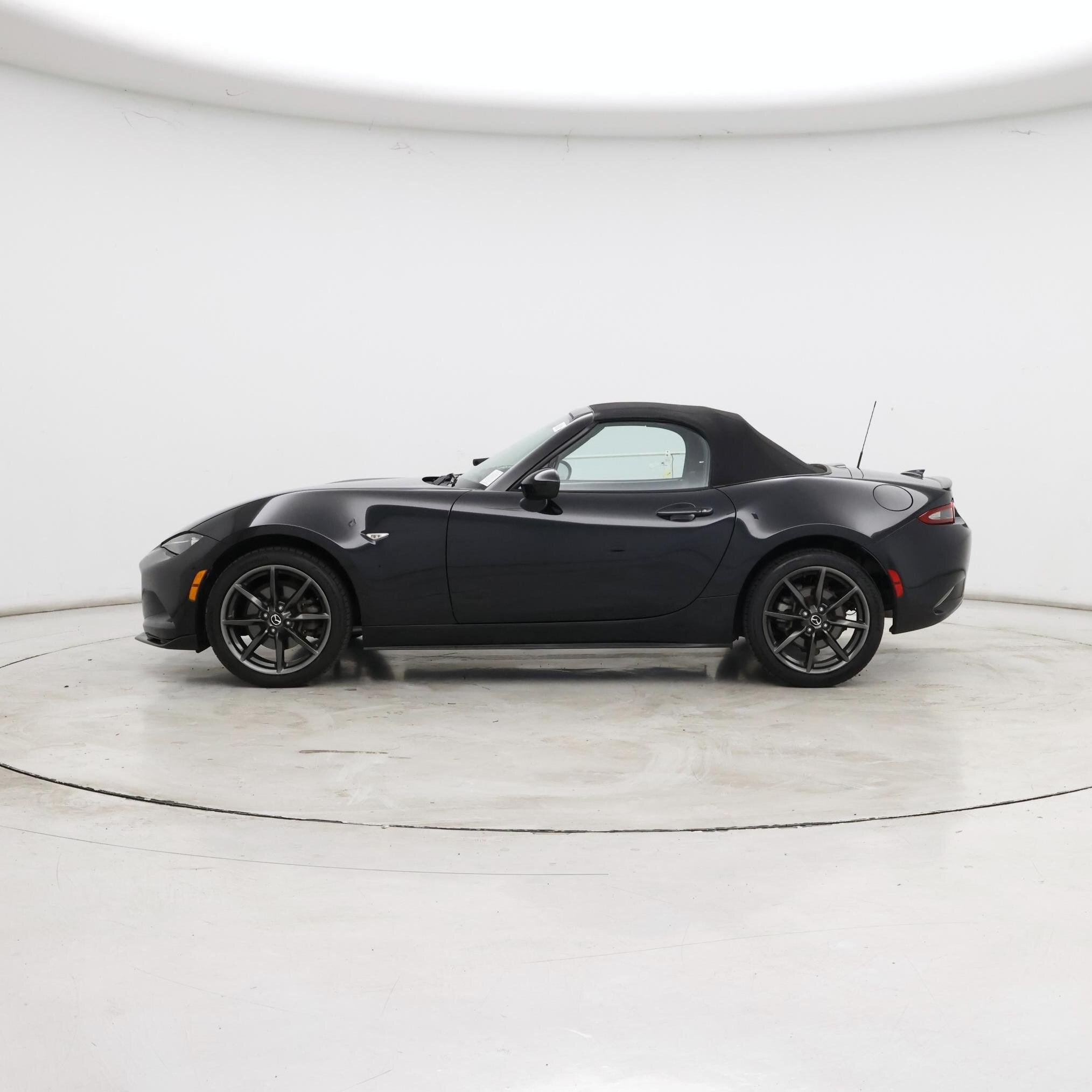 Thumbnail: 2016 Mazda MX-5 Miata - 3