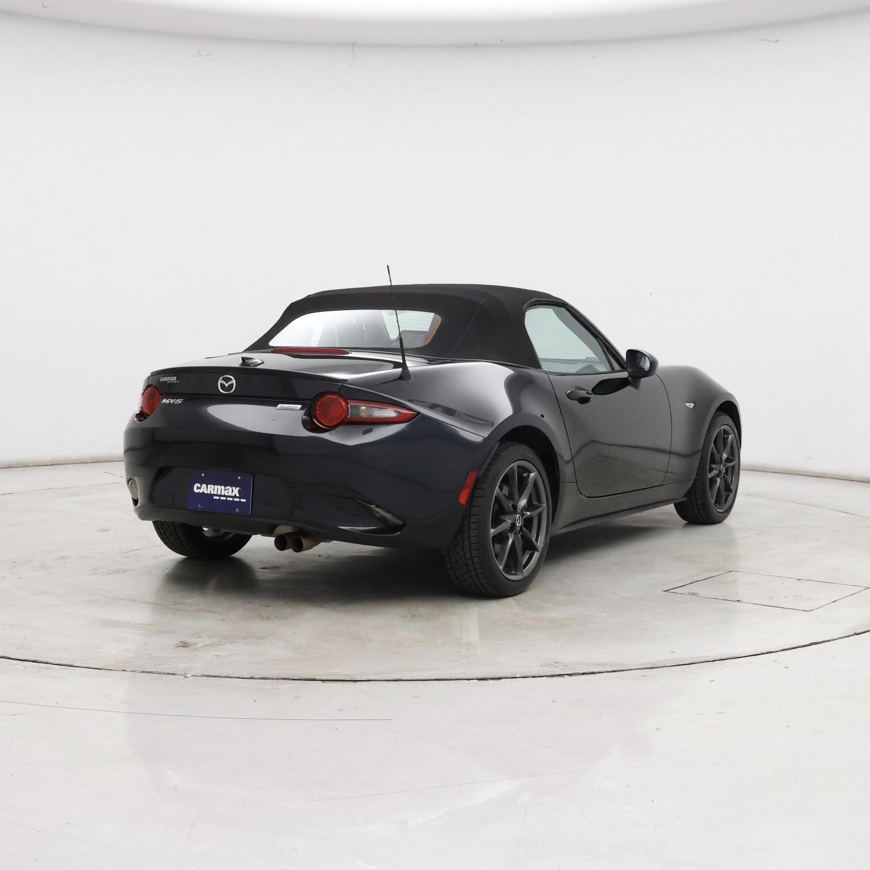 Thumbnail: 2016 Mazda MX-5 Miata - 8