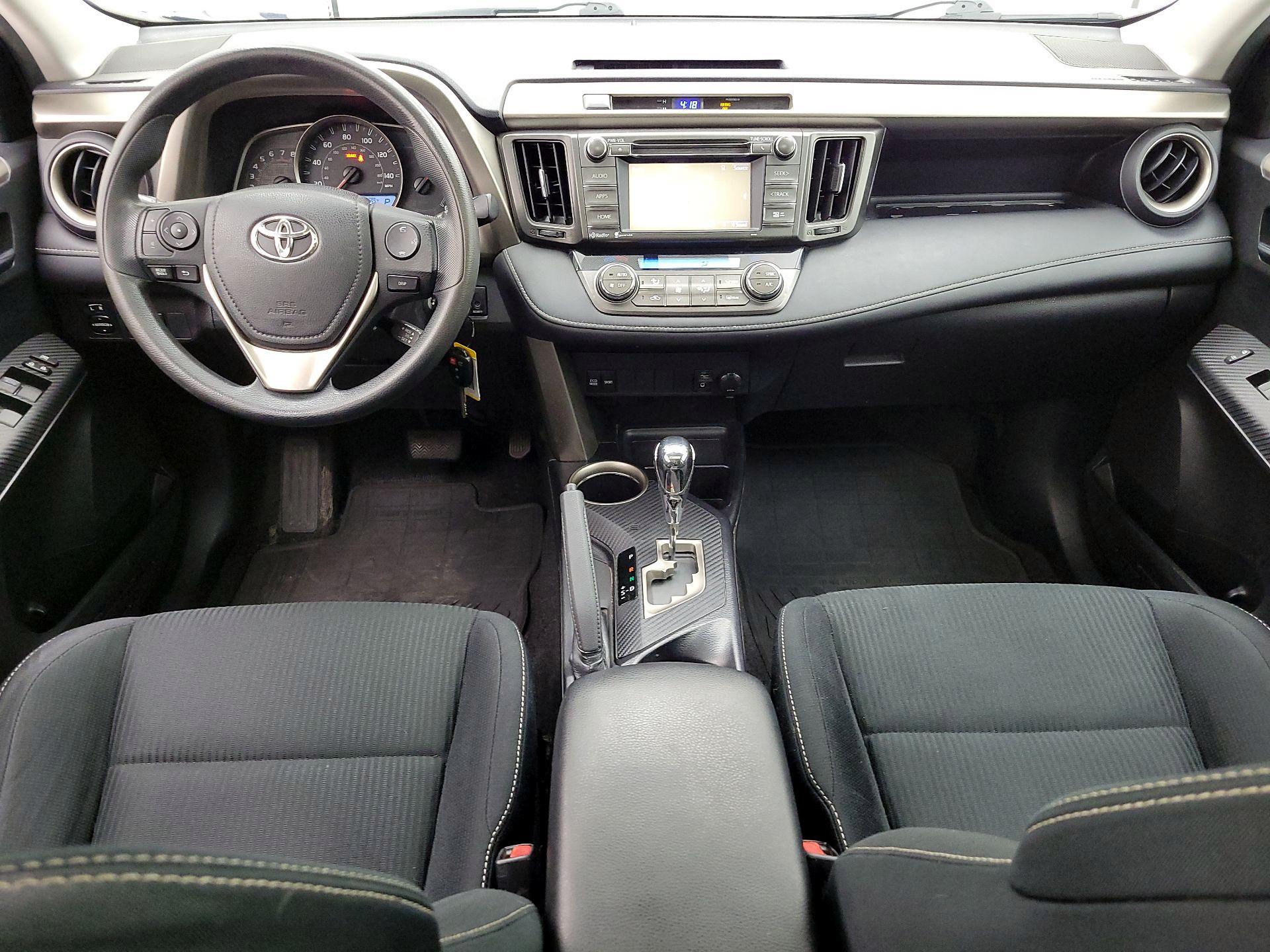 Thumbnail: 2015 Toyota RAV4 - 9