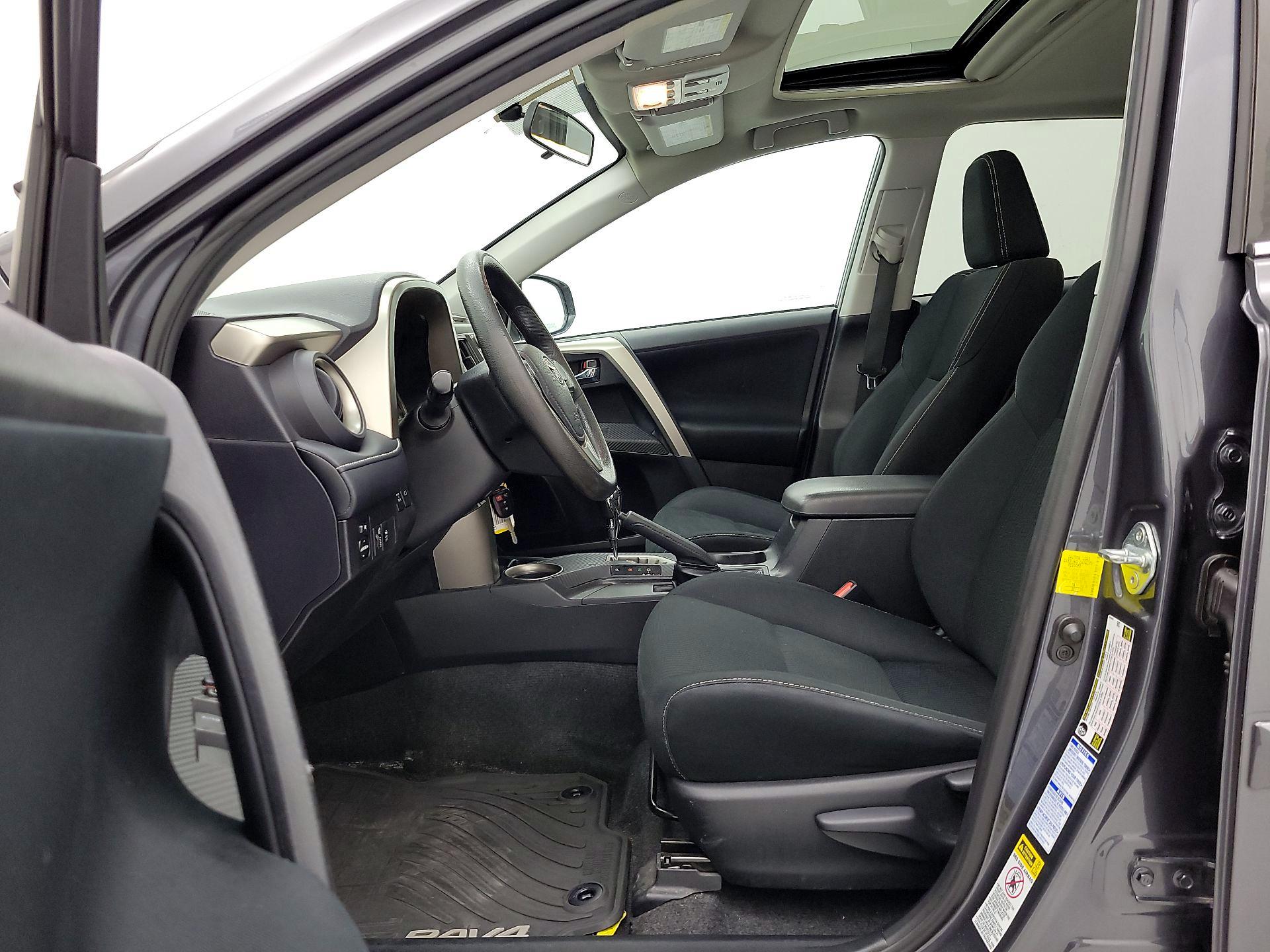 Thumbnail: 2015 Toyota RAV4 - 11