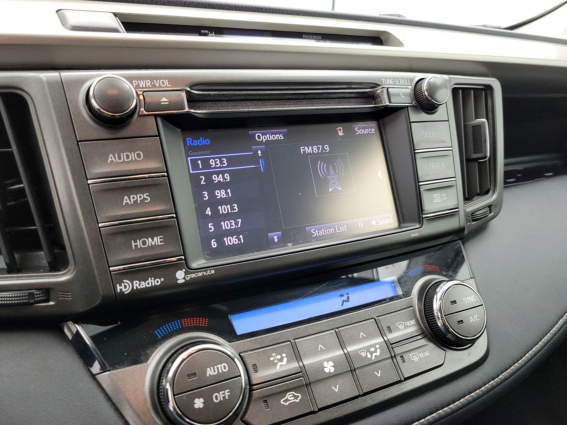 Thumbnail: 2015 Toyota RAV4 - 15