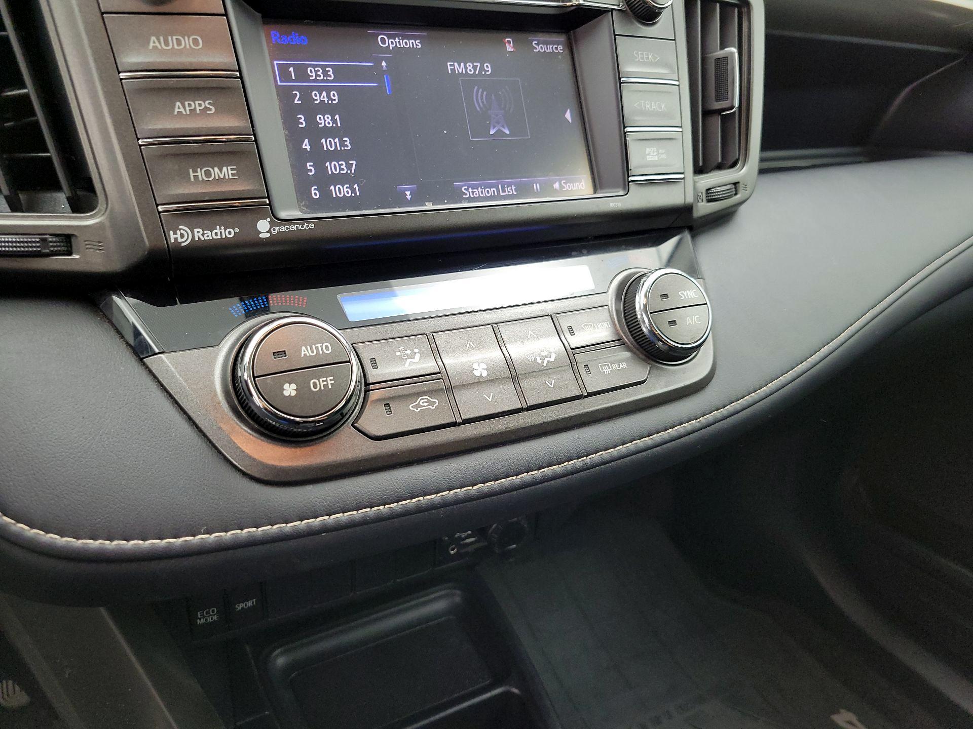 Thumbnail: 2015 Toyota RAV4 - 16