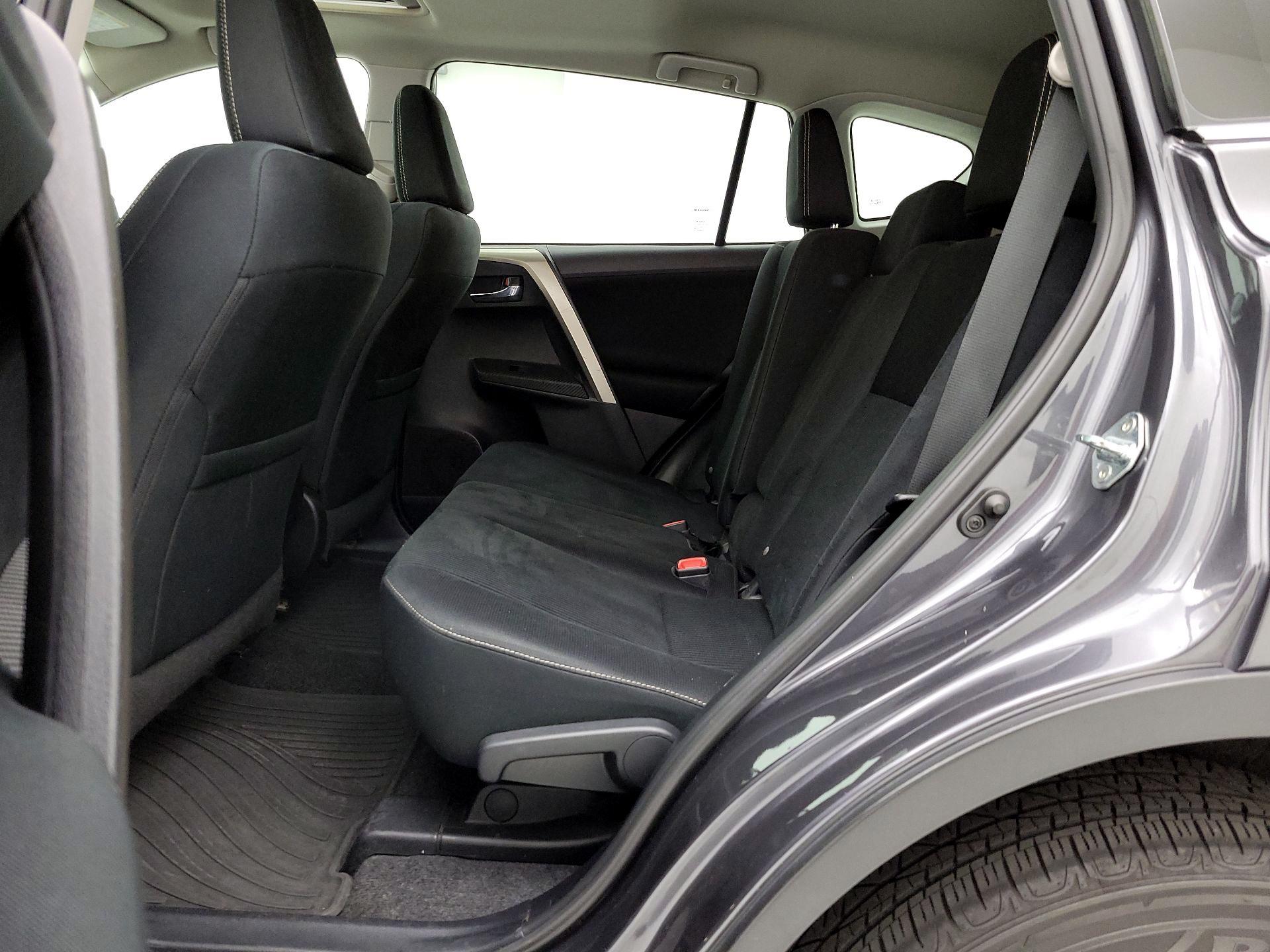 Thumbnail: 2015 Toyota RAV4 - 19
