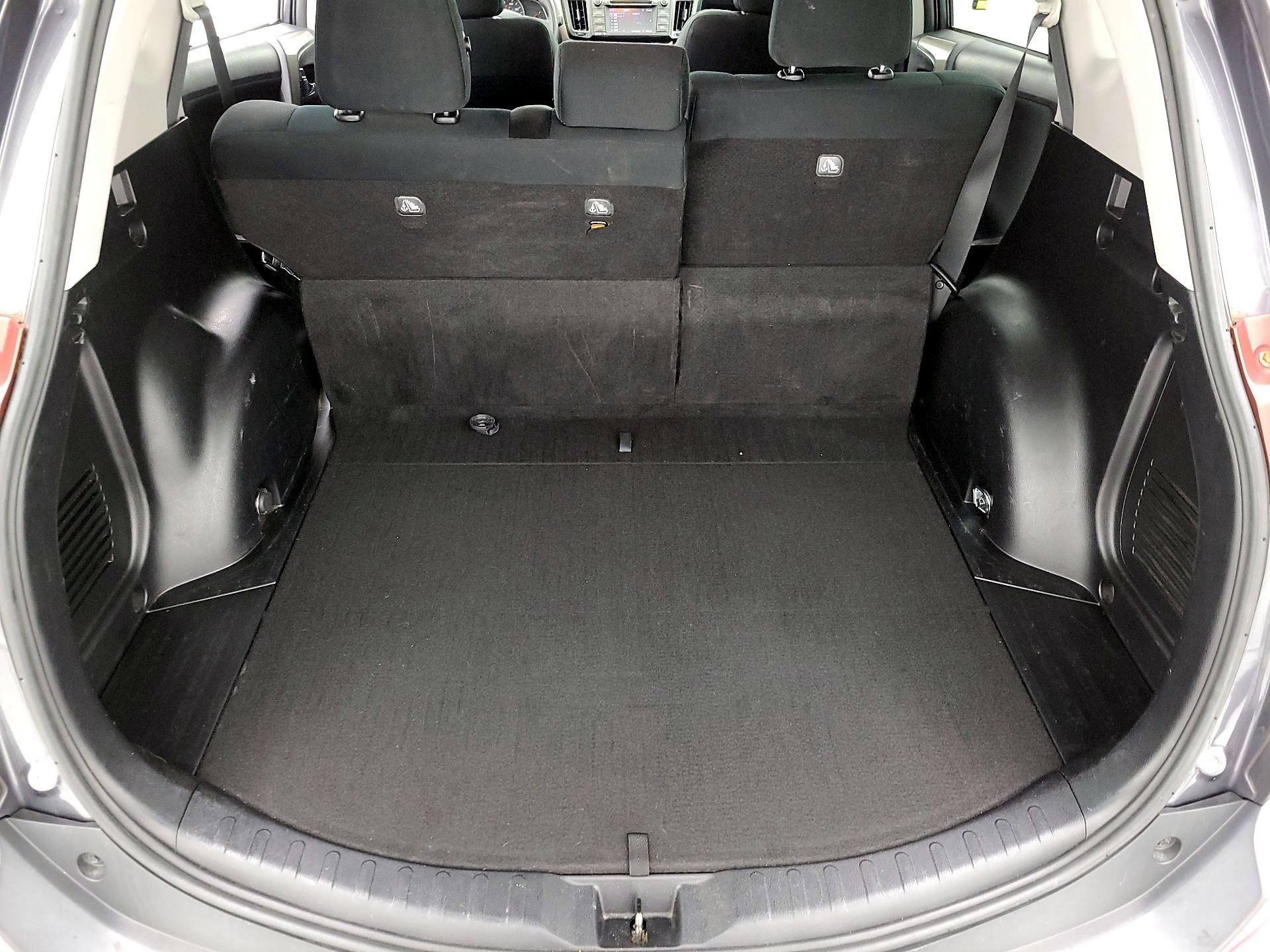 Thumbnail: 2015 Toyota RAV4 - 20