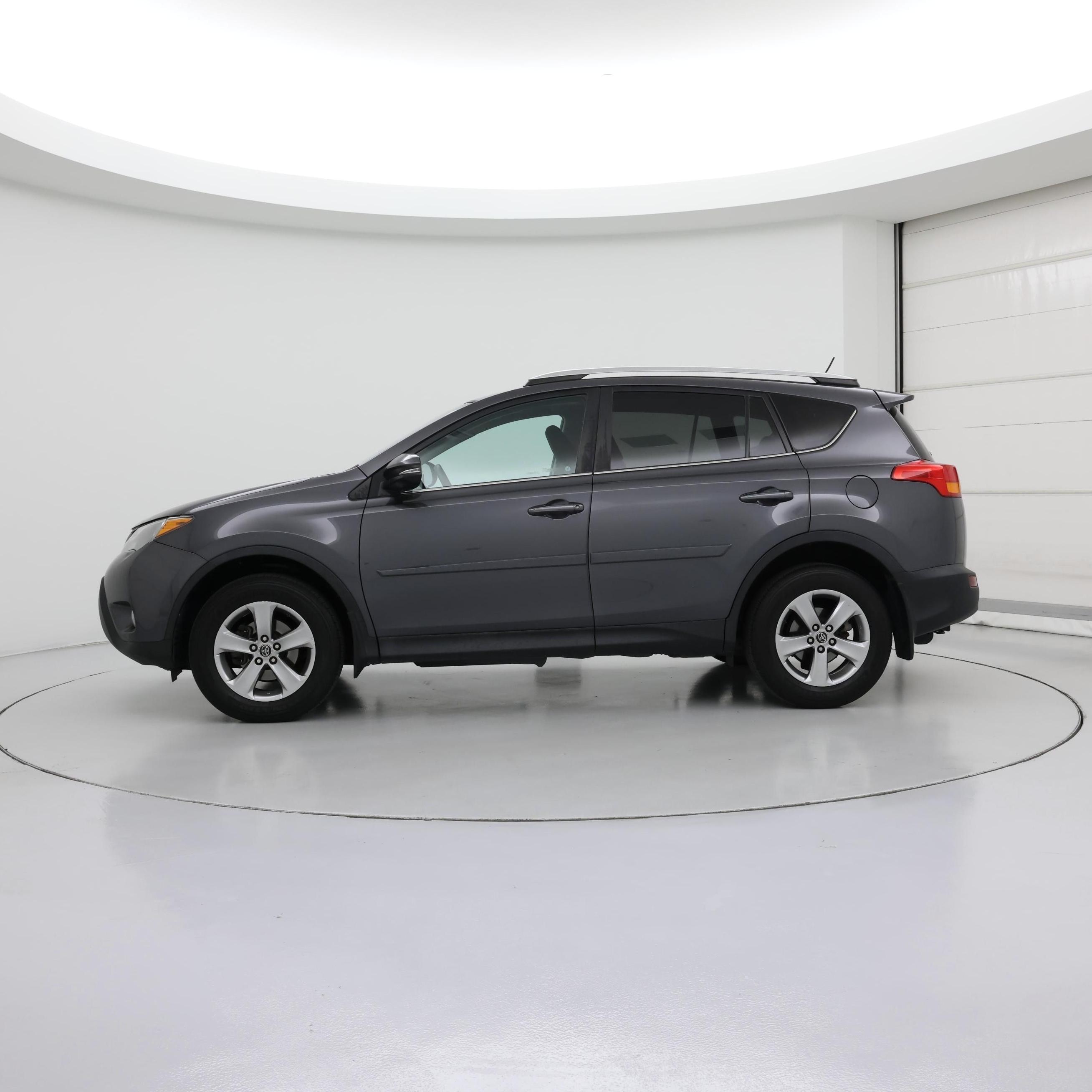 Thumbnail: 2015 Toyota RAV4 - 3