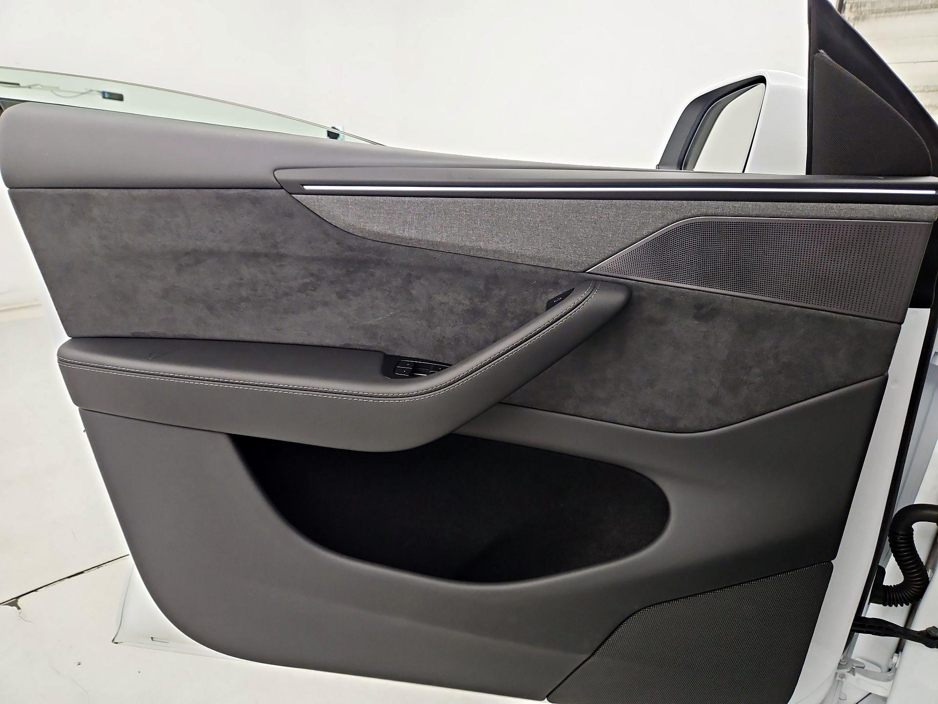 Thumbnail: 2026 Tesla Model Y - 12