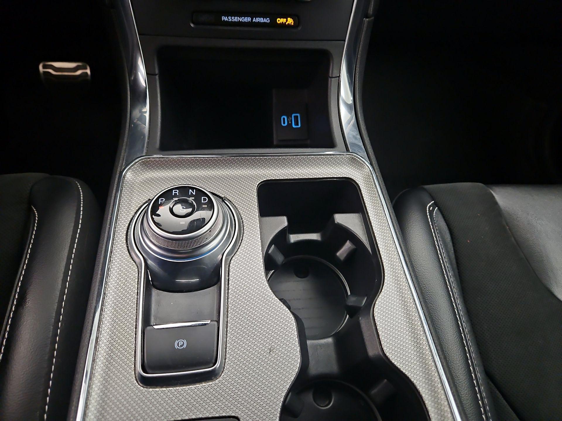 Thumbnail: 2021 Ford Edge - 18