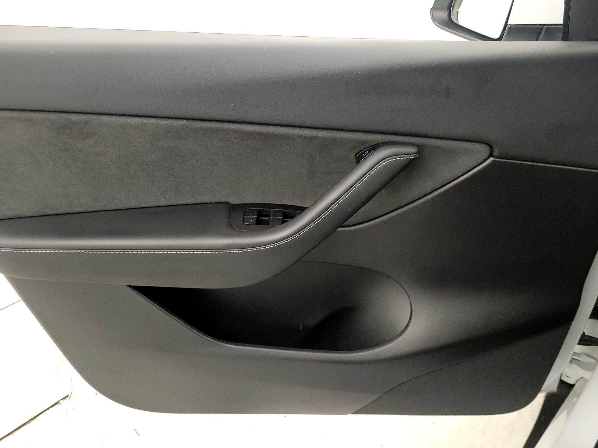 Thumbnail: 2022 Tesla Model Y - 12