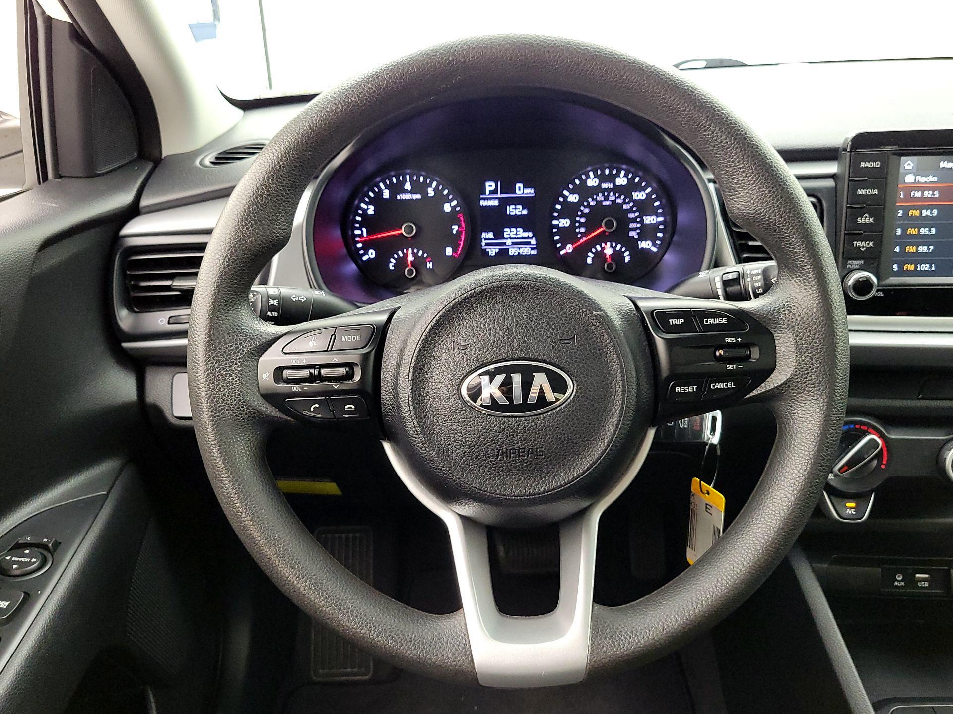 Thumbnail: 2020 Kia Rio - 10