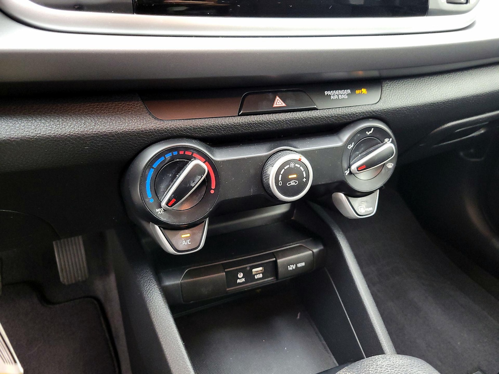 2020 Kia RIO S - Photo 17