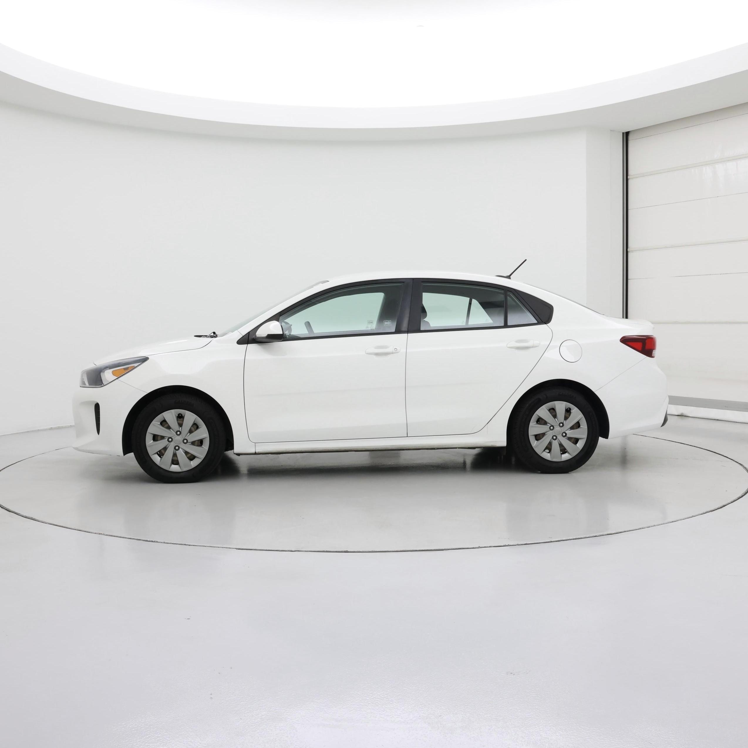 Thumbnail: 2020 Kia Rio - 3