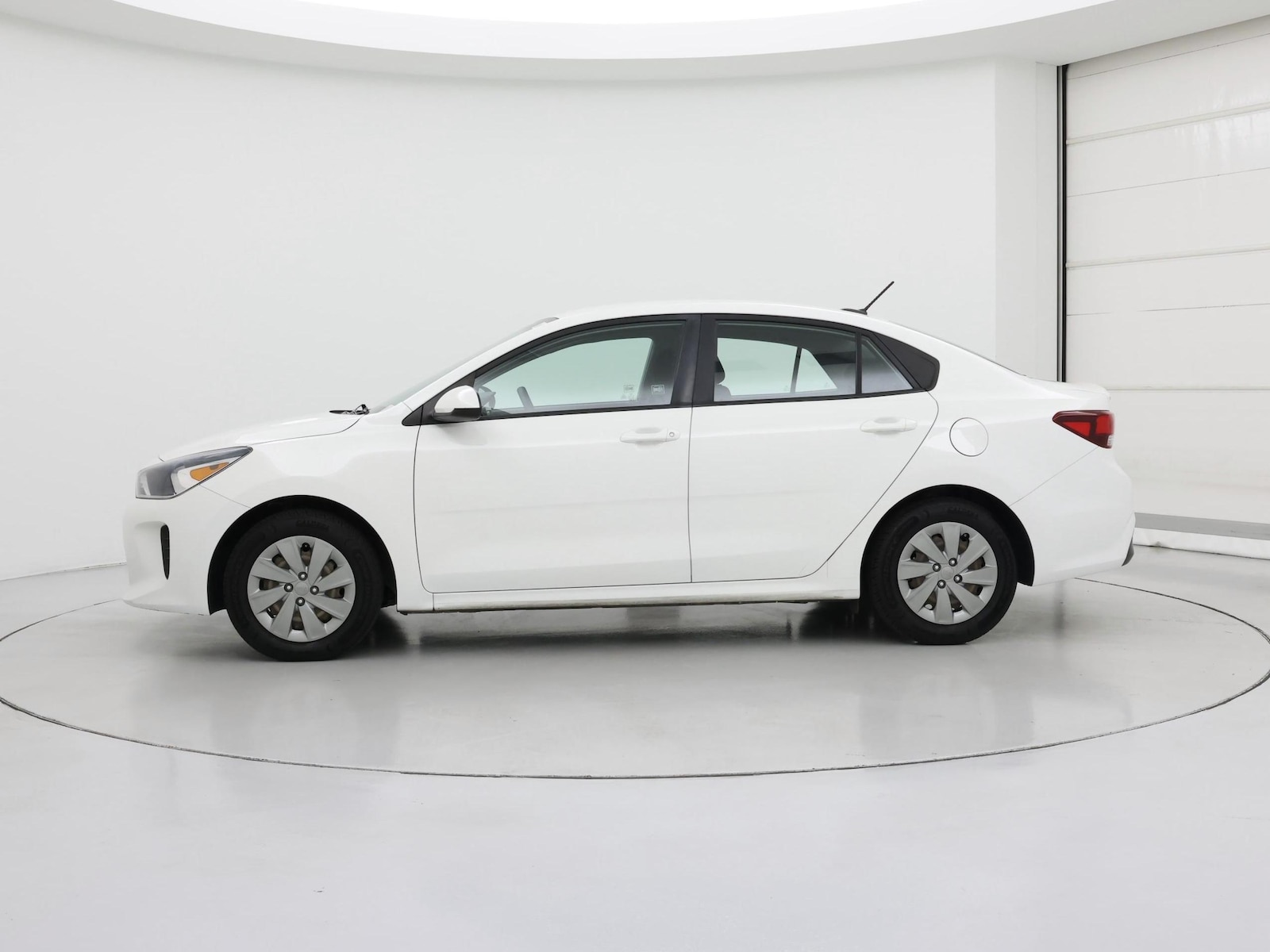 2020 Kia RIO S - Photo 4