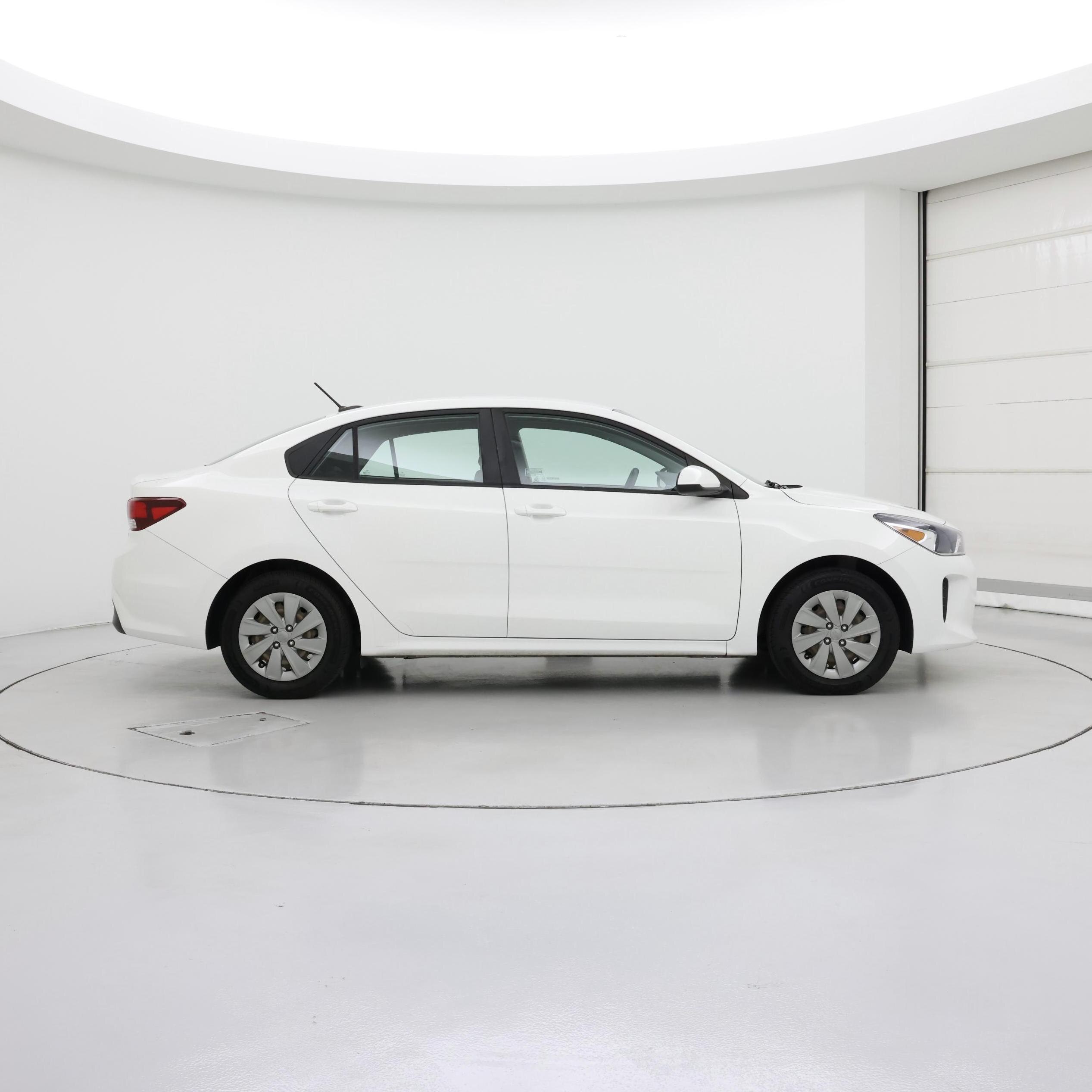 Thumbnail: 2020 Kia Rio - 7