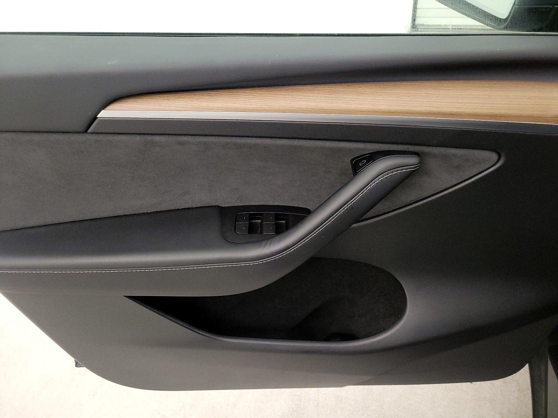 Thumbnail: 2023 Tesla Model Y - 12