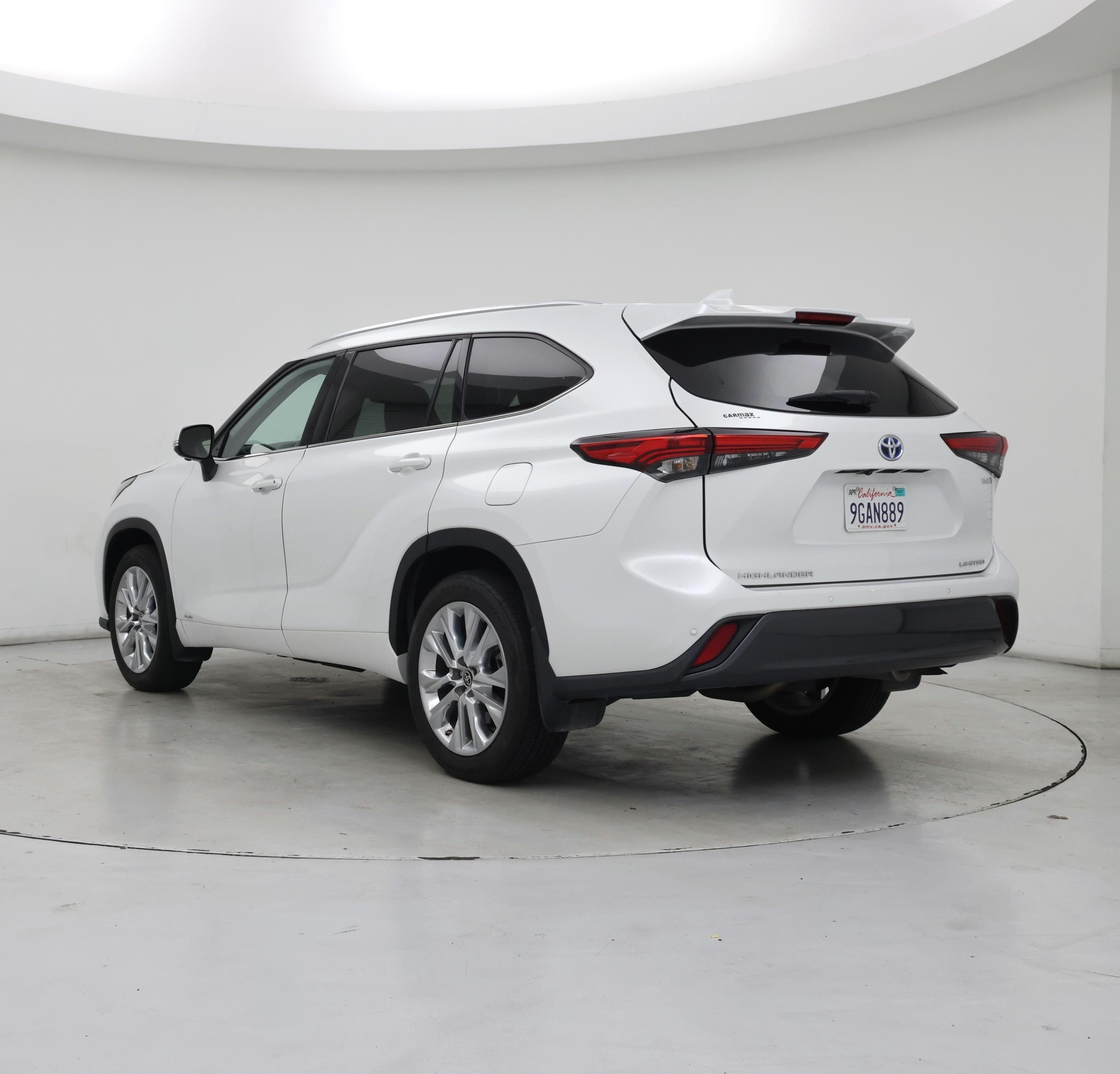 Thumbnail: 2023 Toyota Highlander - 2