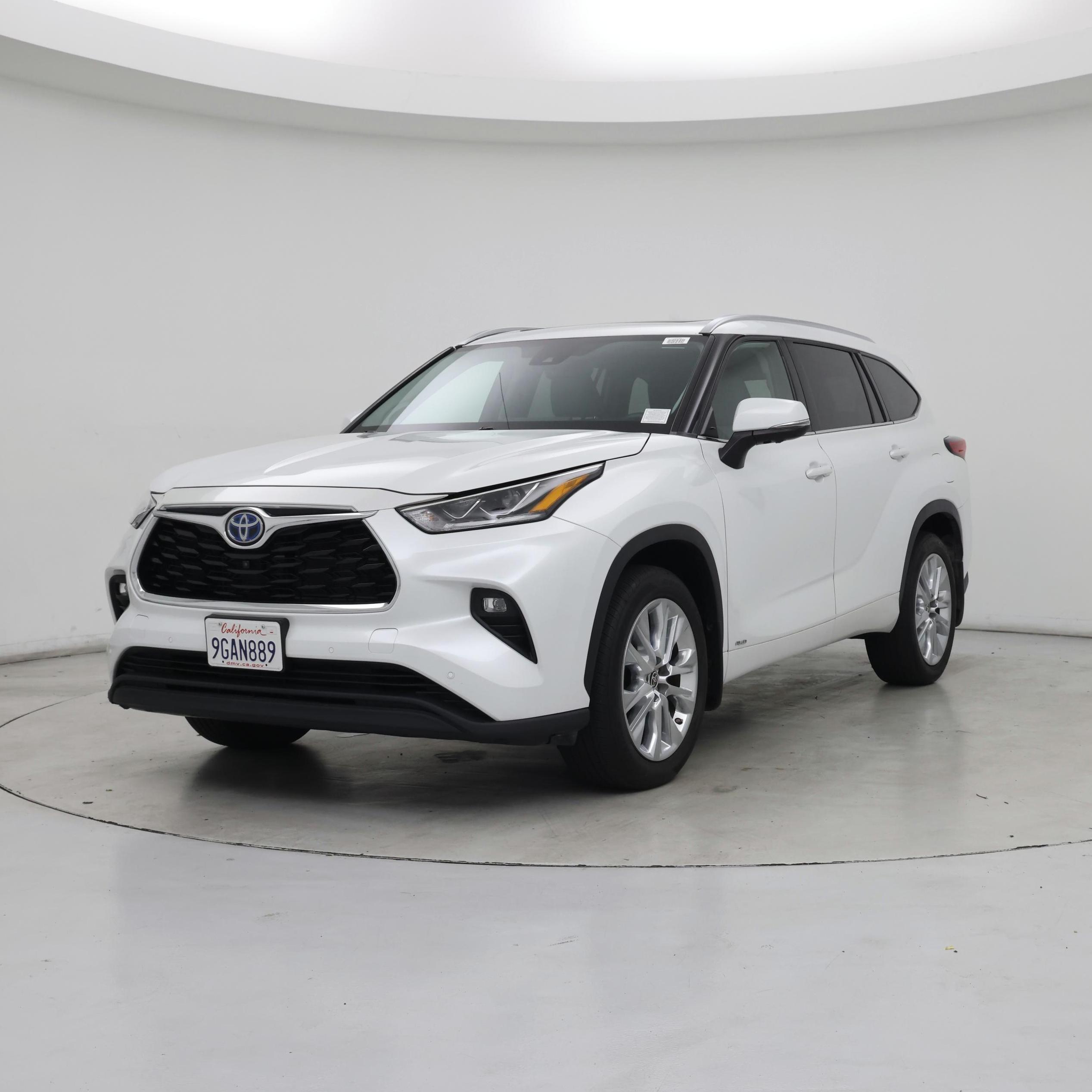 Thumbnail: 2023 Toyota Highlander - 4